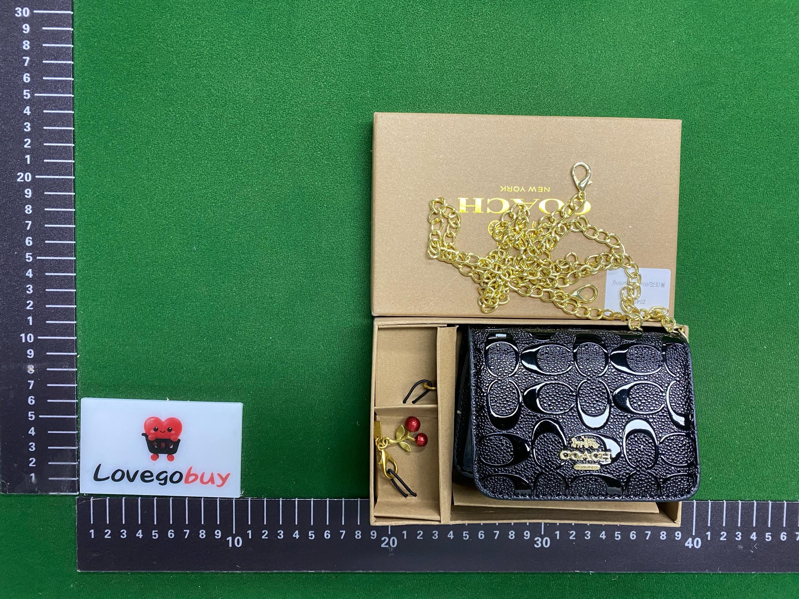 Foto QC 8 de Coach Signature Patent Leather Clutch Red