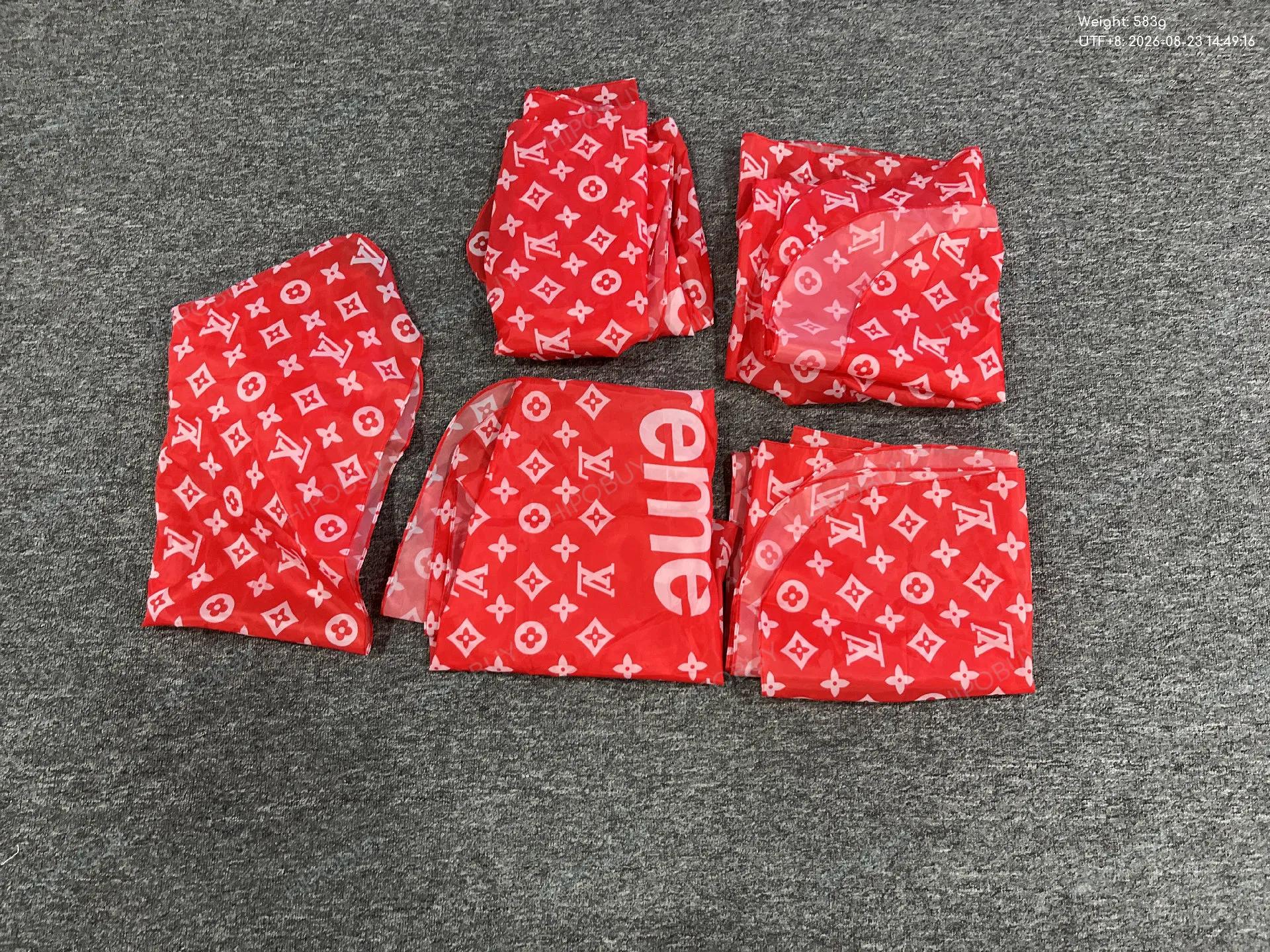 Foto QC 6 de Other Supreme LV Style Barber Cape Red