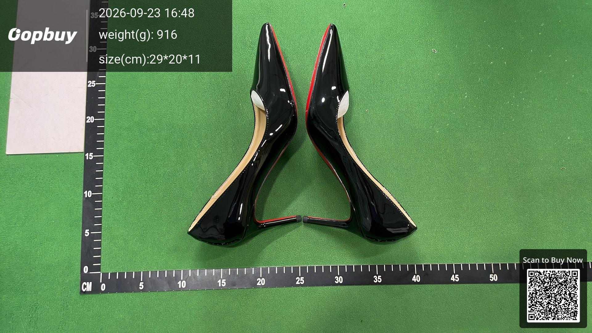 Foto QC 4 de Christian Louboutin Miss Sab Leather Block Heel Sandals Beige