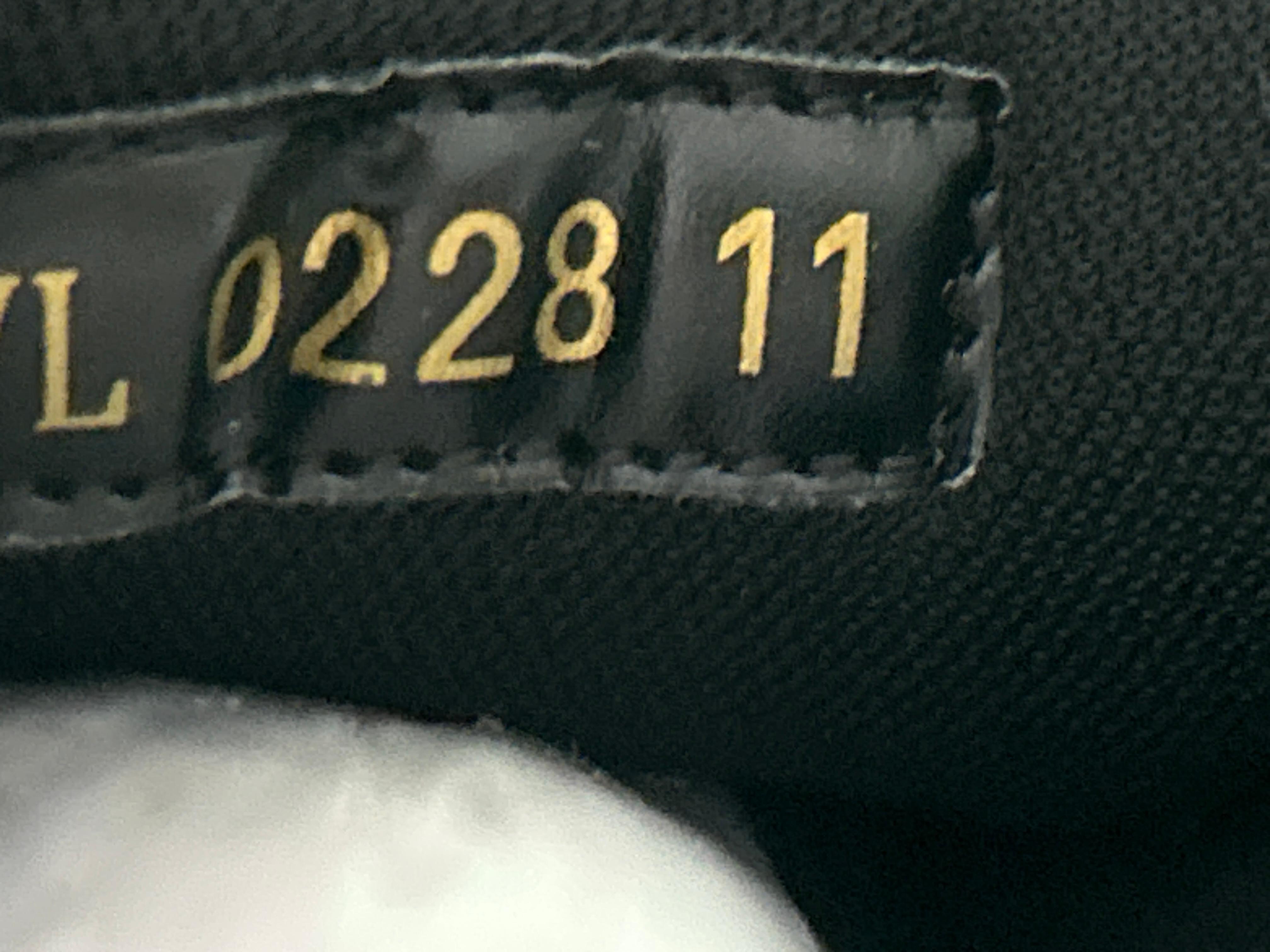 Foto QC 7 de Louis Vuitton Skate Low Black Swarovski Monogram 1ABMHV