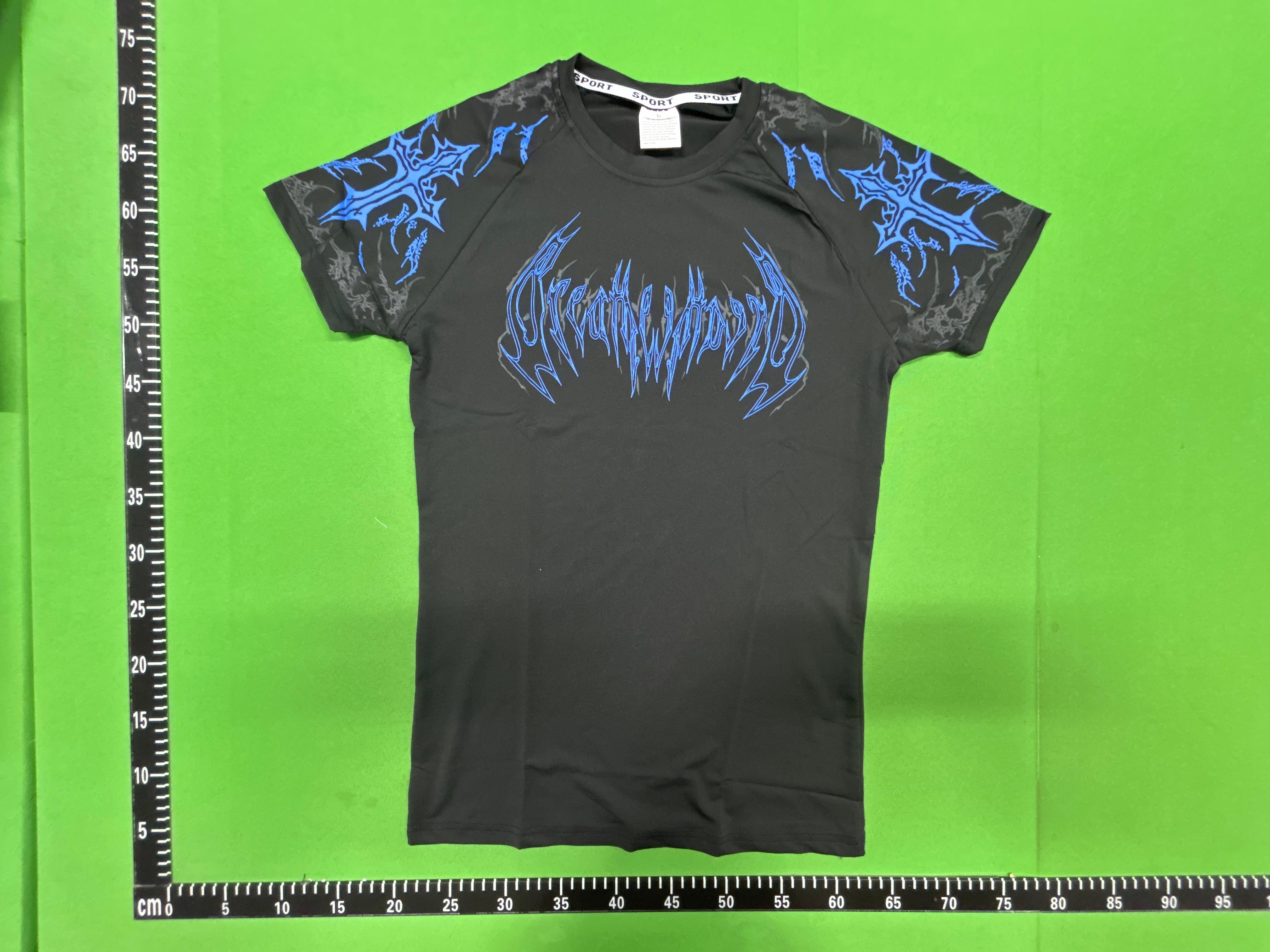 Foto QC 3 de Breathedivinity T-shirt Gothic Cross Graphic White
