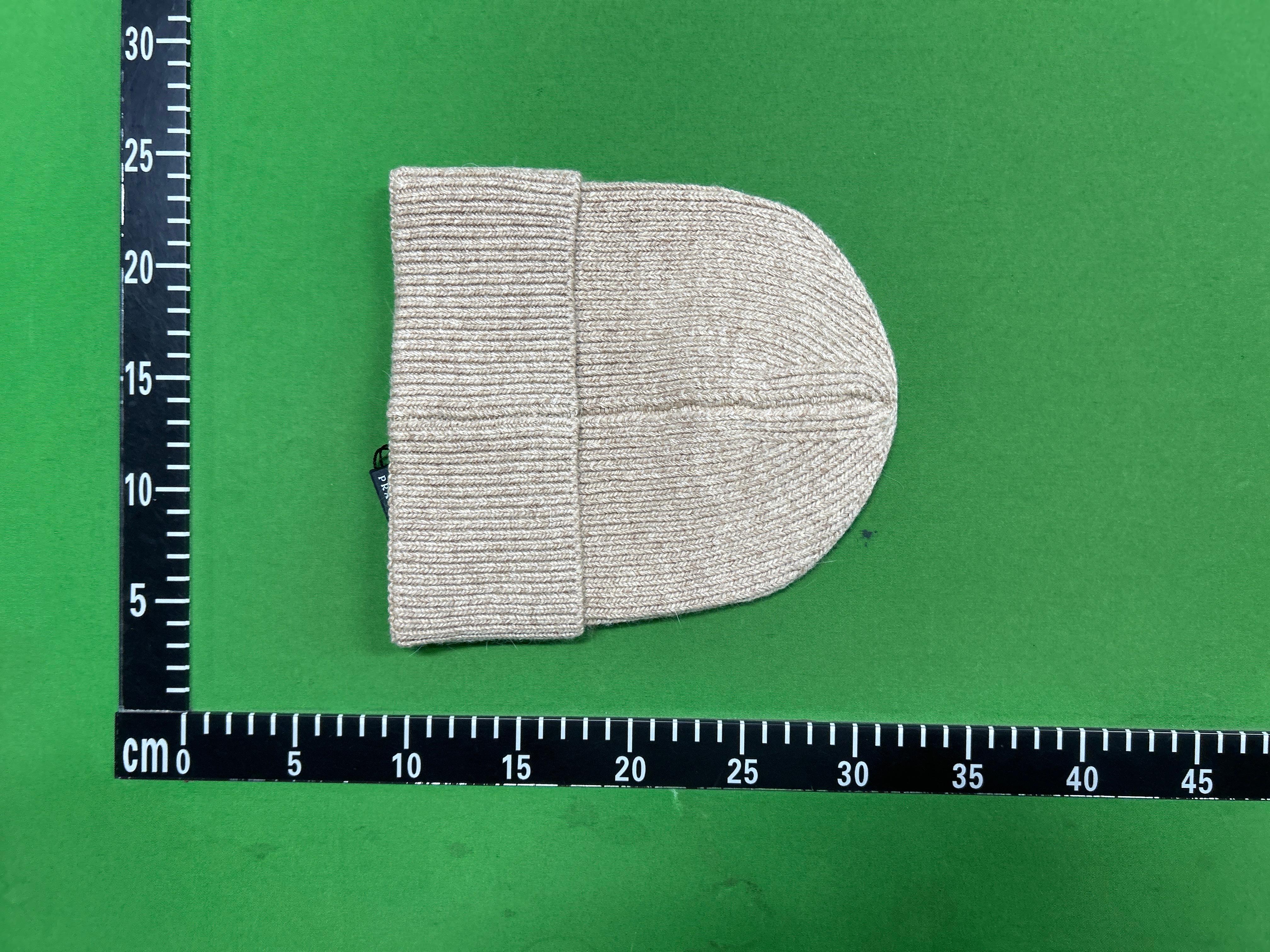 Foto QC 6 de Prada Triangle Logo Beanie Beige