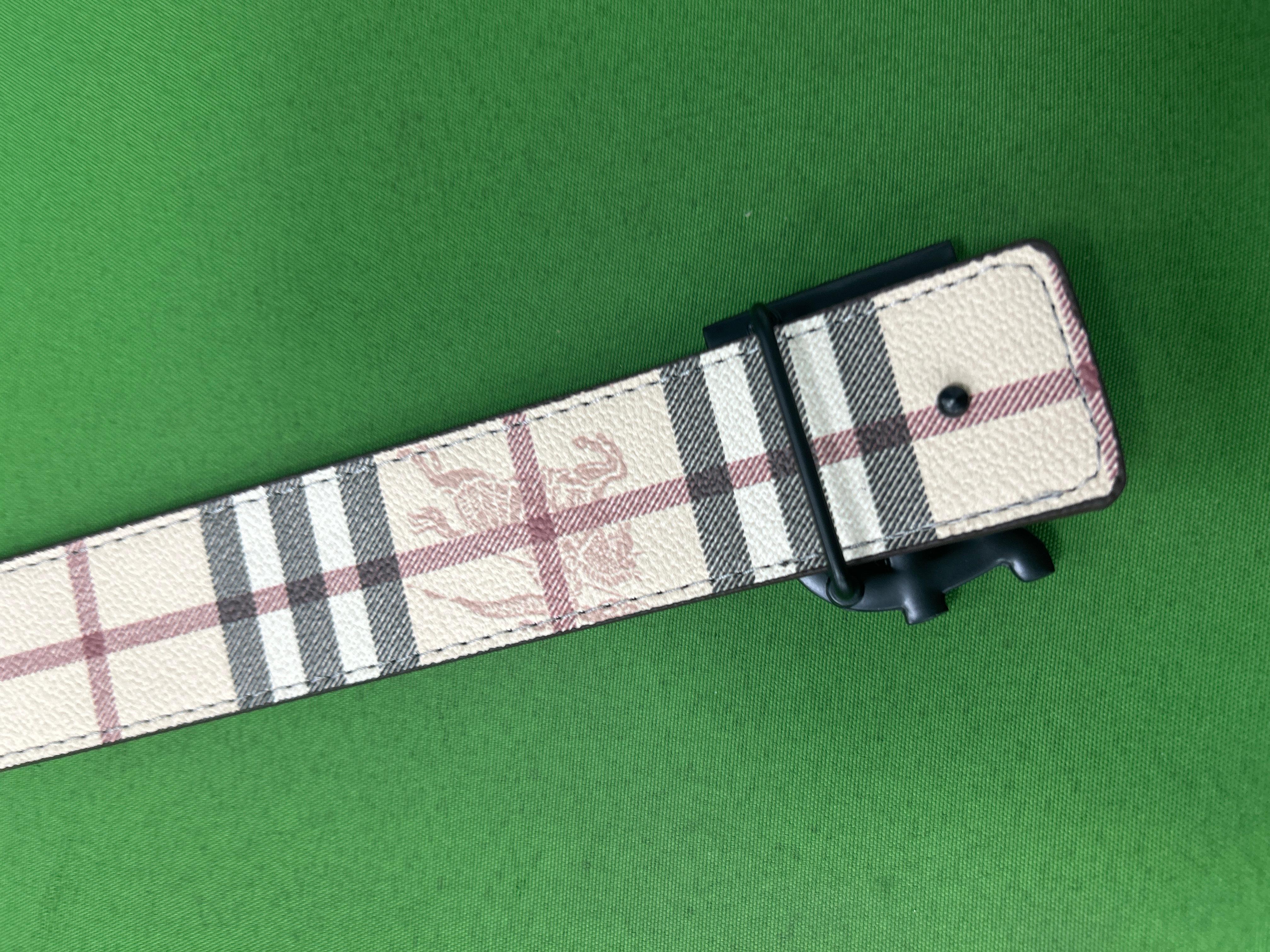 Foto QC 3 de Gucci Disney x Gucci GG Marmont Belt GG Supreme Mickey Mouse