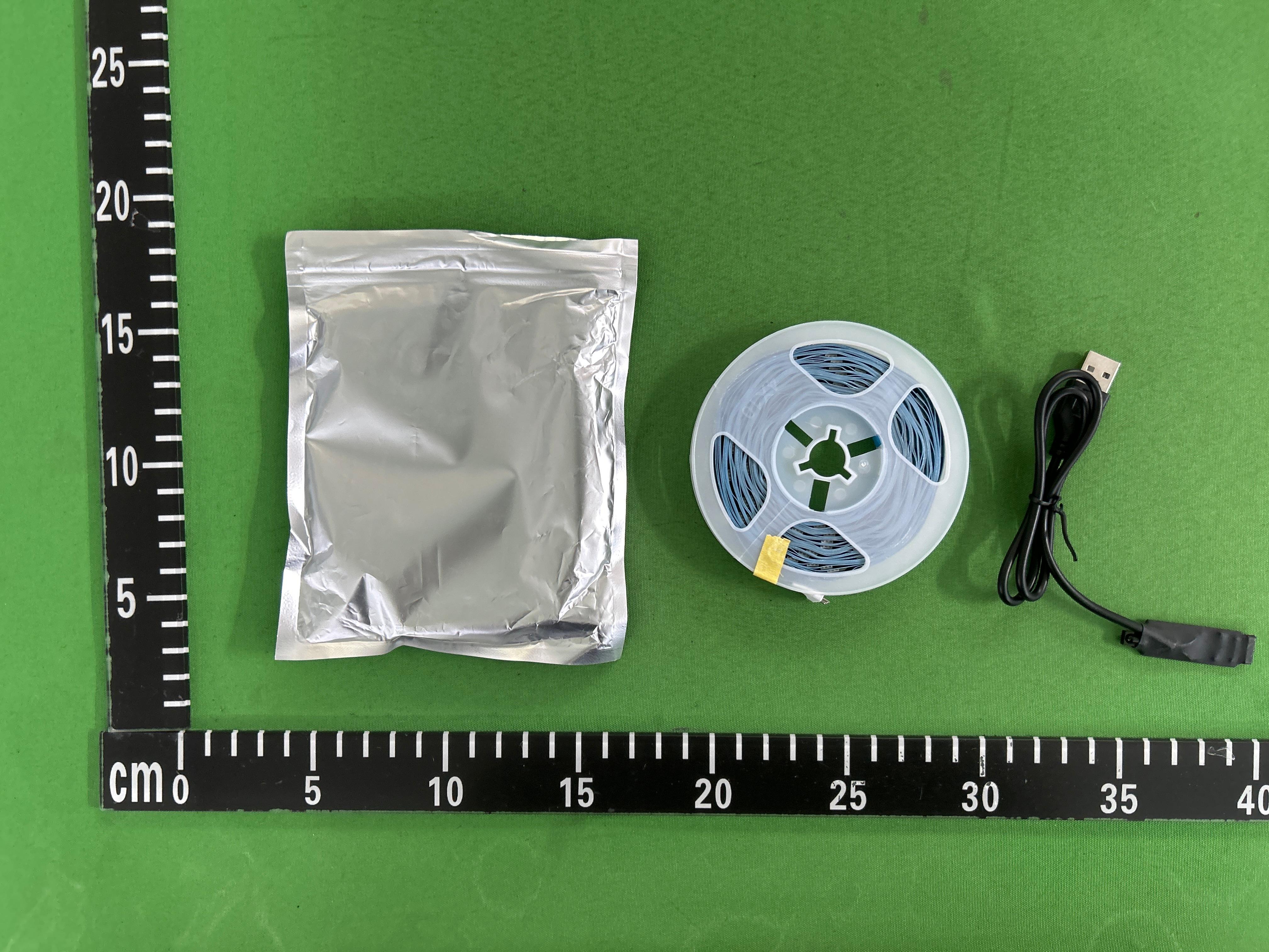Foto QC 6 de Generic LED Strip Light Kit 5050 RGB 5V Bluetooth with 24-Key Remote Waterproof Multicolor