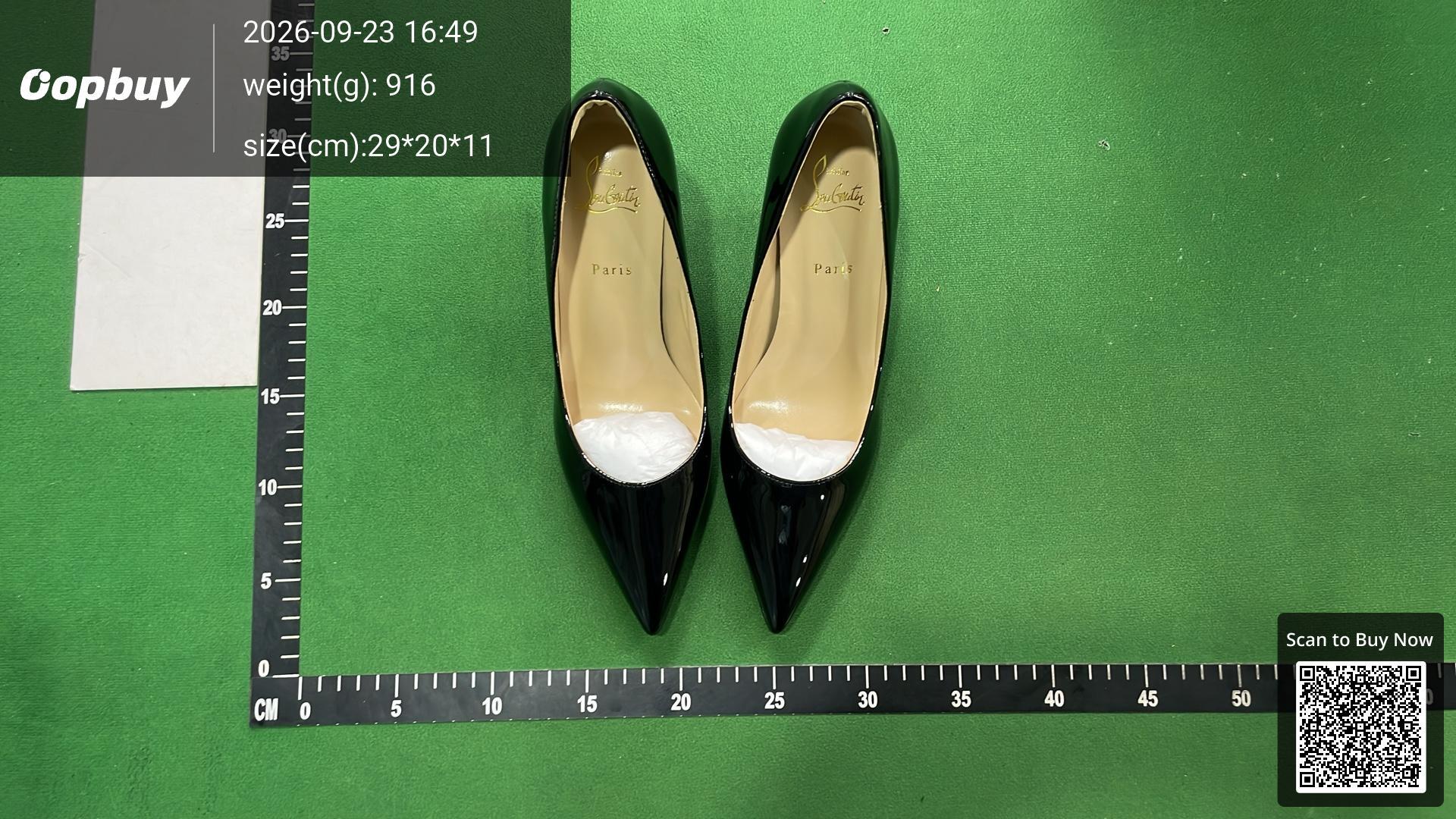 Foto QC 6 de Christian Louboutin Miss Sab Leather Block Heel Sandals Beige