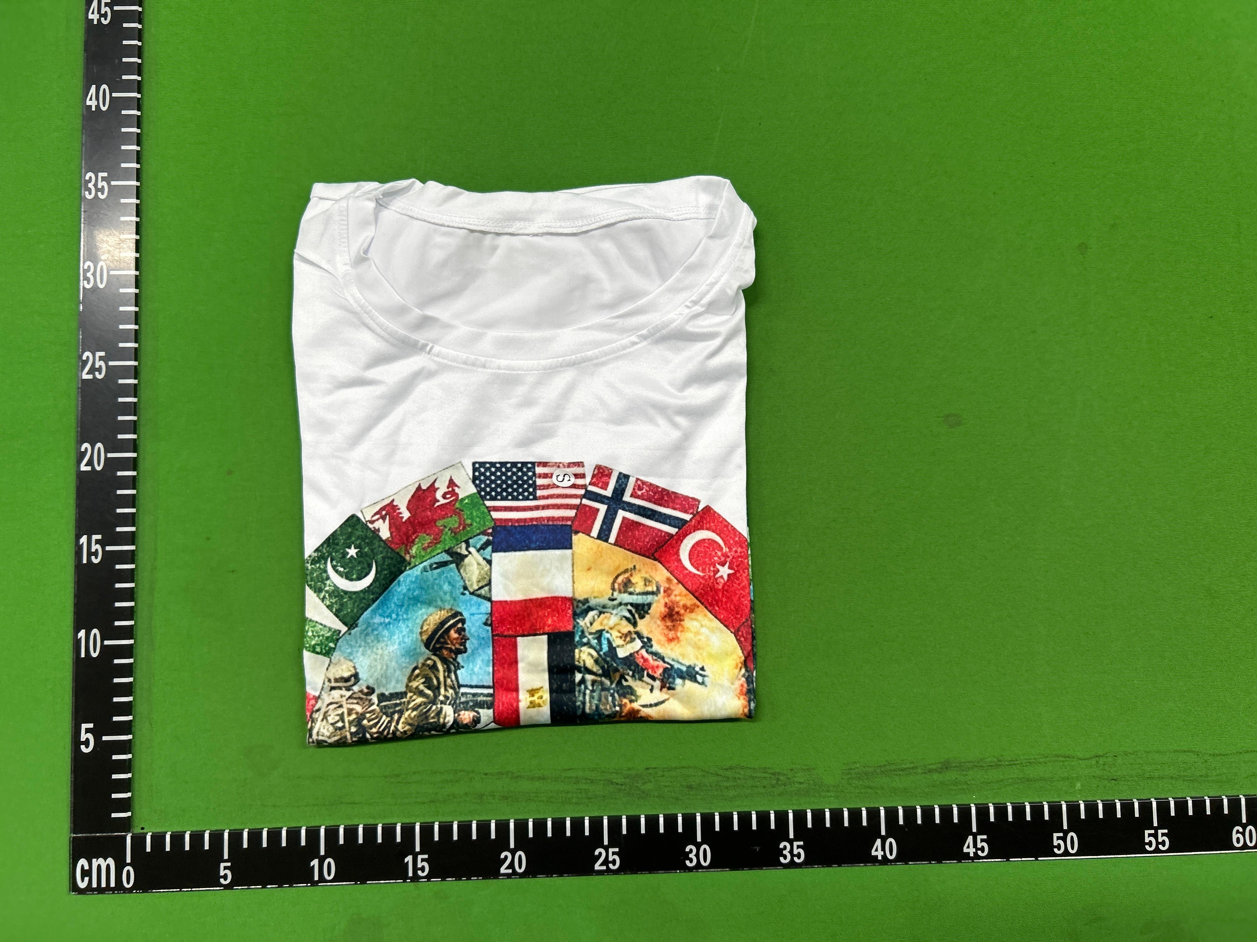 Foto QC 1 de peaceinwar Multi-National Flag Peace Sign T-shirt White