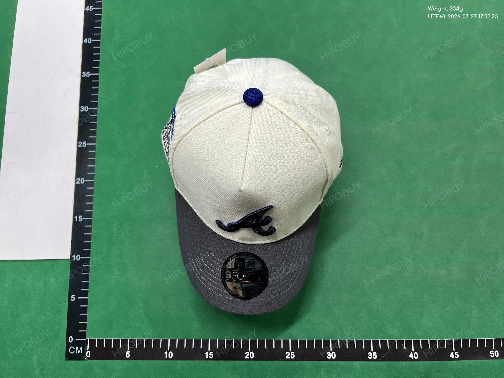 Foto QC 1 de New Era MLB San Diego Padres 2024 Postseason 9FORTY Cap Brown