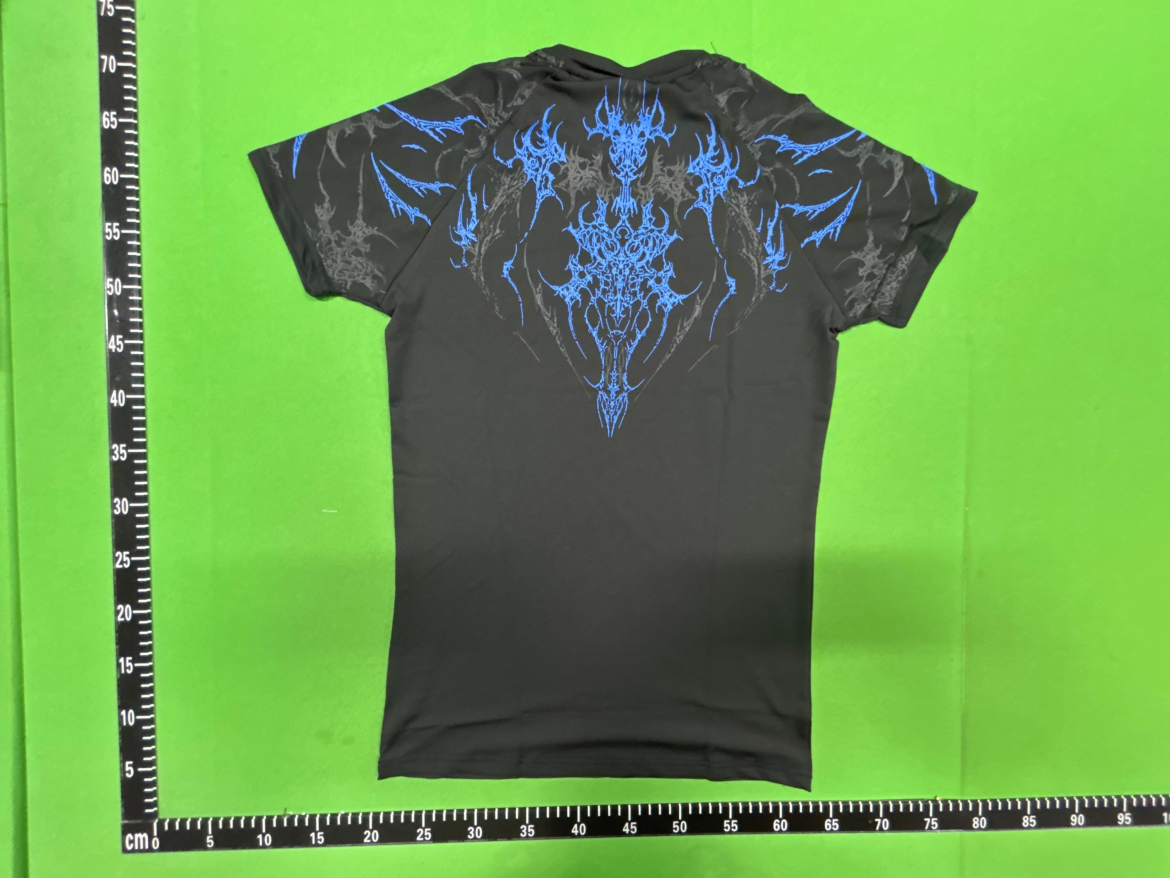 Foto QC 4 de Breathedivinity T-shirt Gothic Cross Graphic White