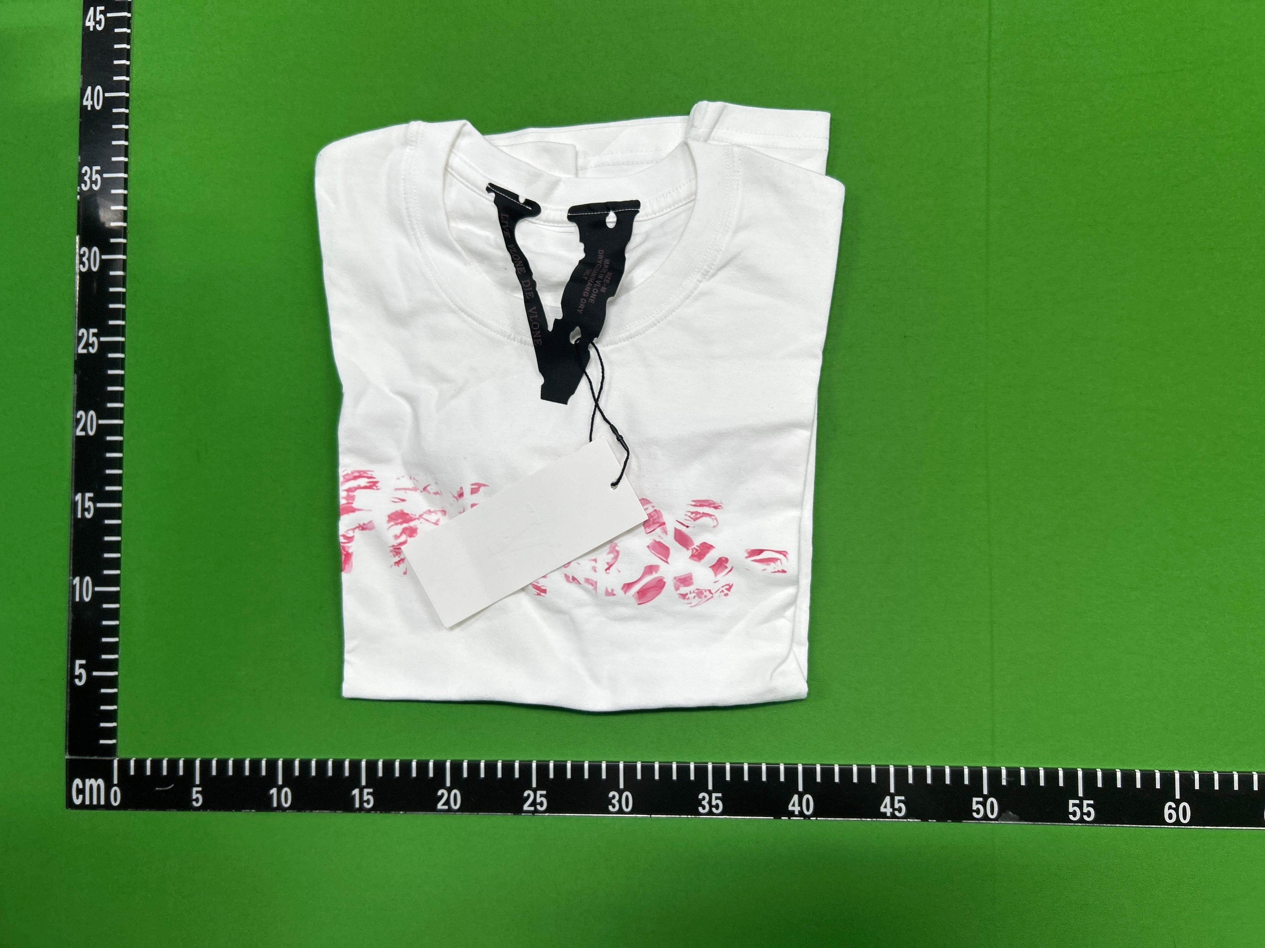 Foto QC 1 de Vlone Naruto Sasuke Akatsuki V Logo T-shirt White