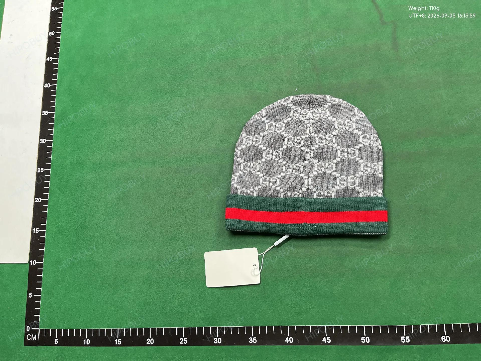 Foto QC 2 de Gucci GG Monogram Web Stripe Beanie Grey
