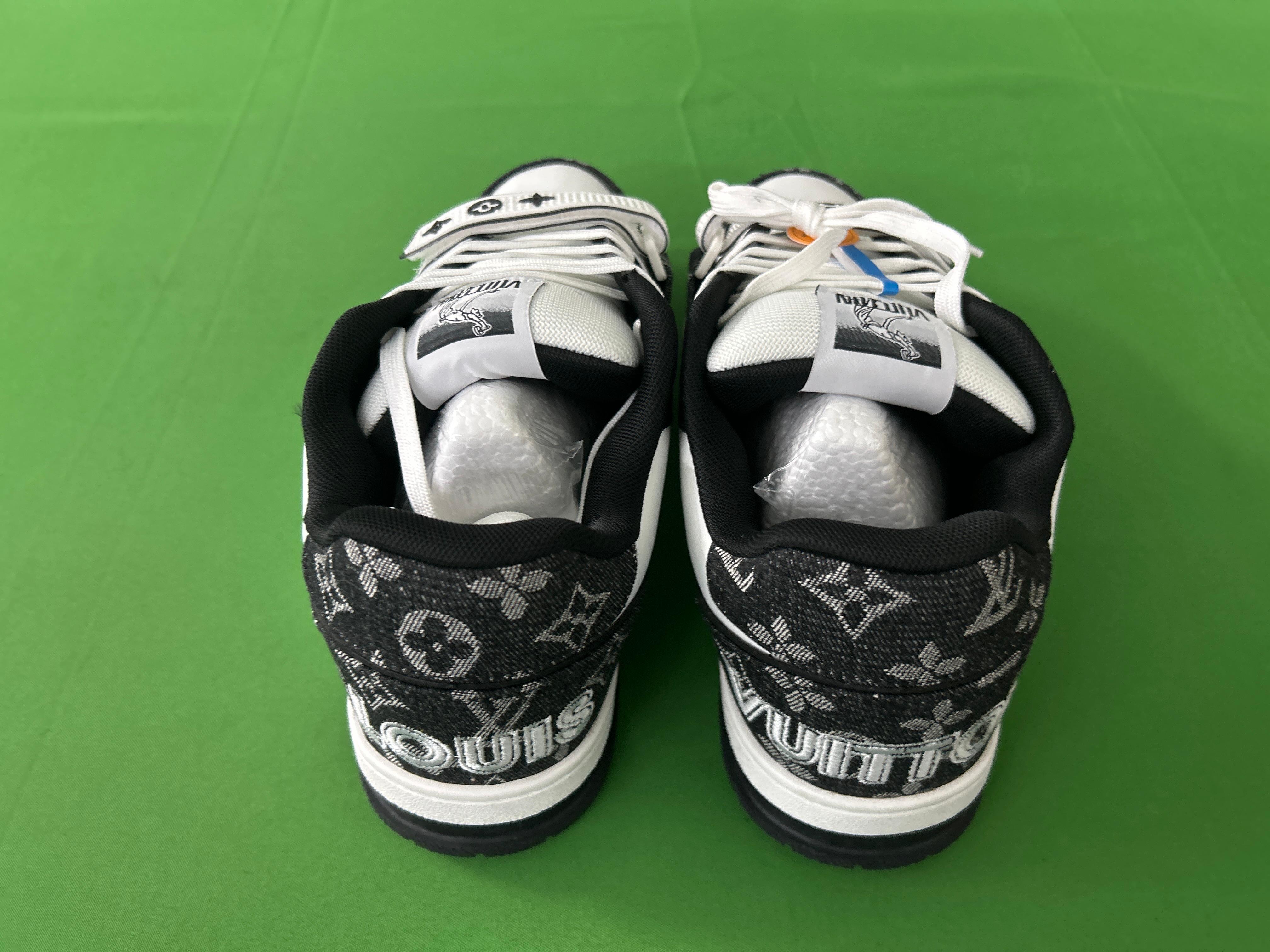 Foto QC 3 de Louis Vuitton Skate Low Black Swarovski Monogram 1ABMHV