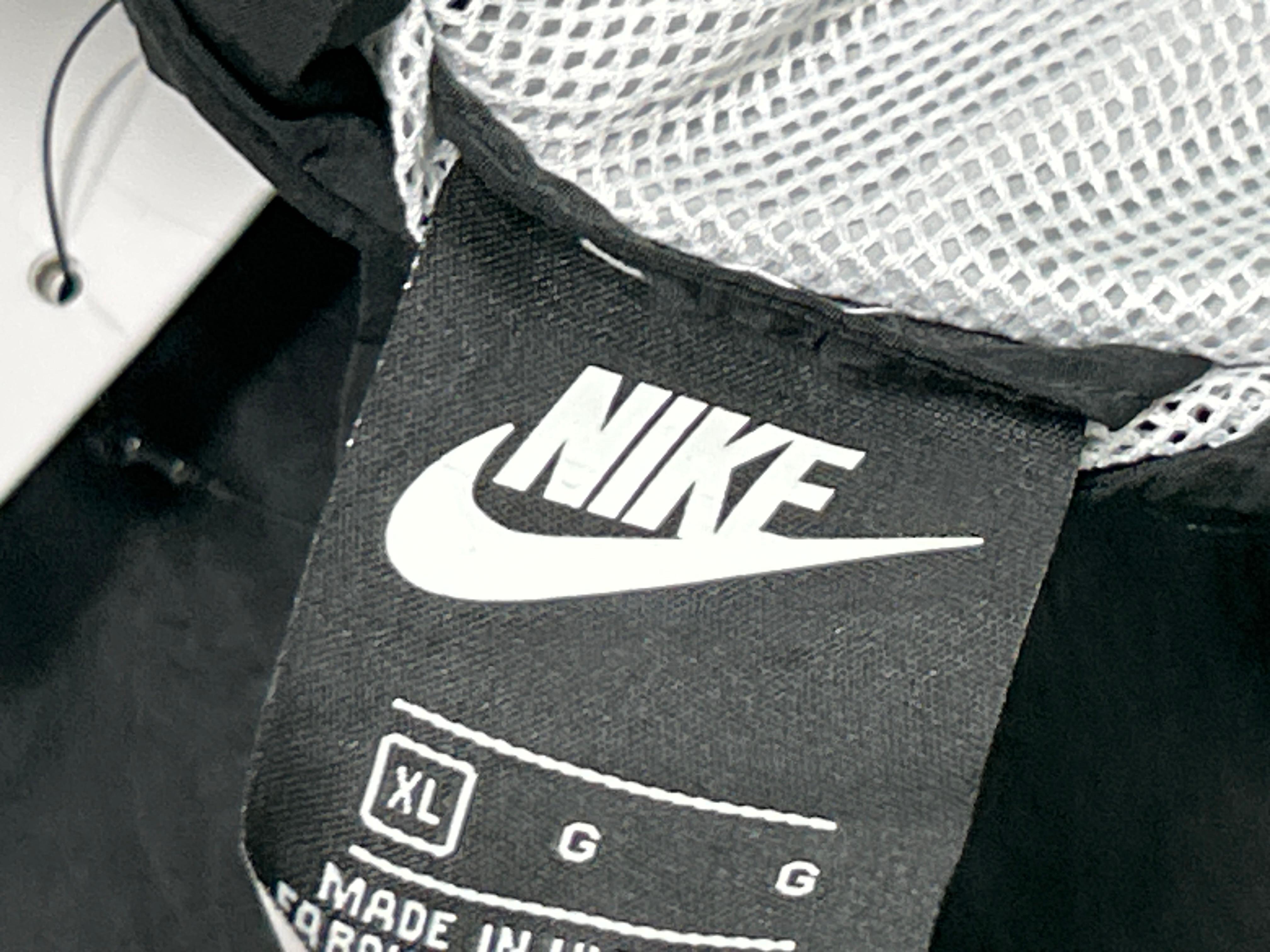Foto QC 2 de Nike Sportswear Swoosh Woven Jacket Large Logo Black White