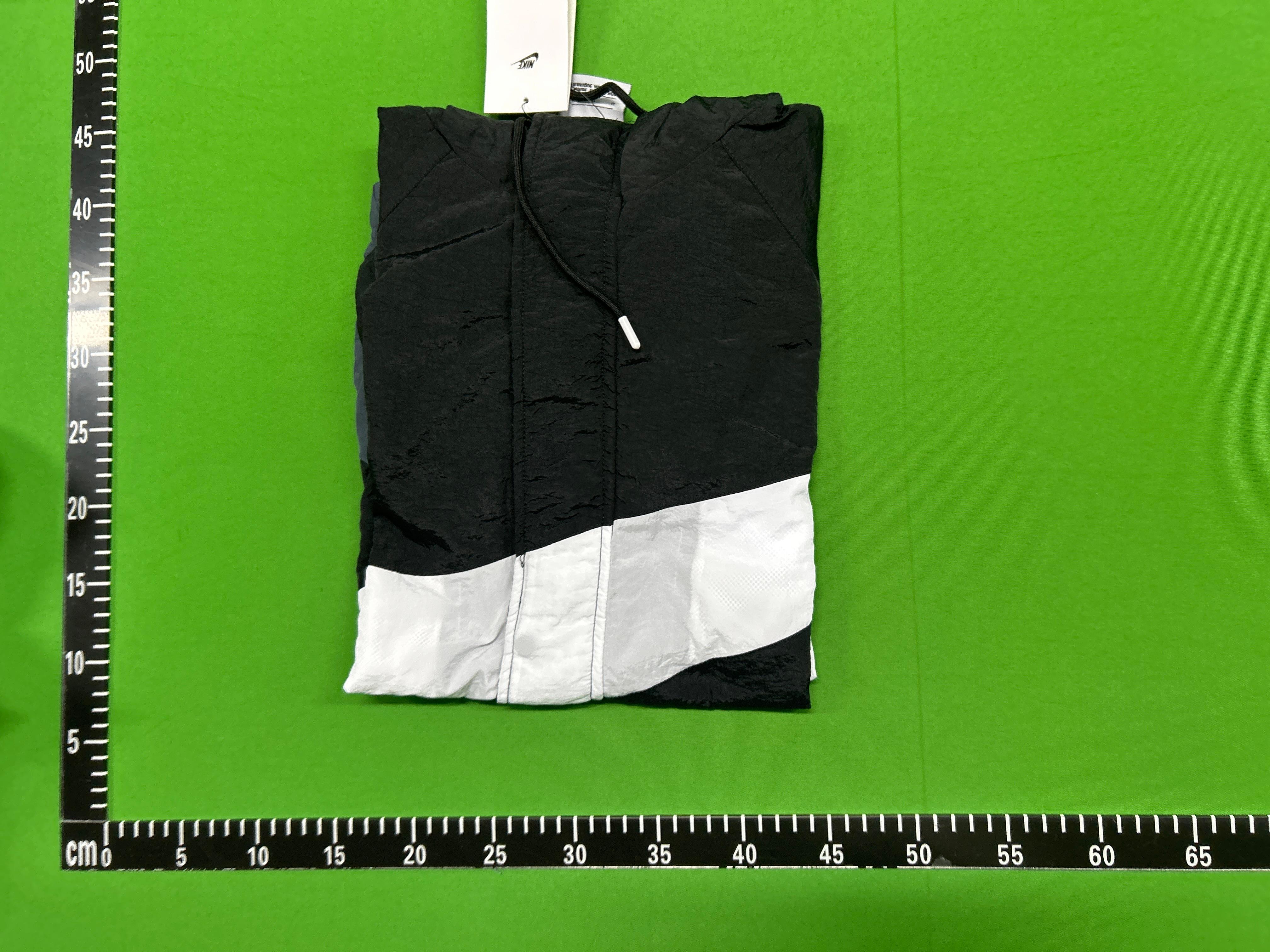 Foto QC 1 de Nike Sportswear Swoosh Woven Jacket Large Logo Black White