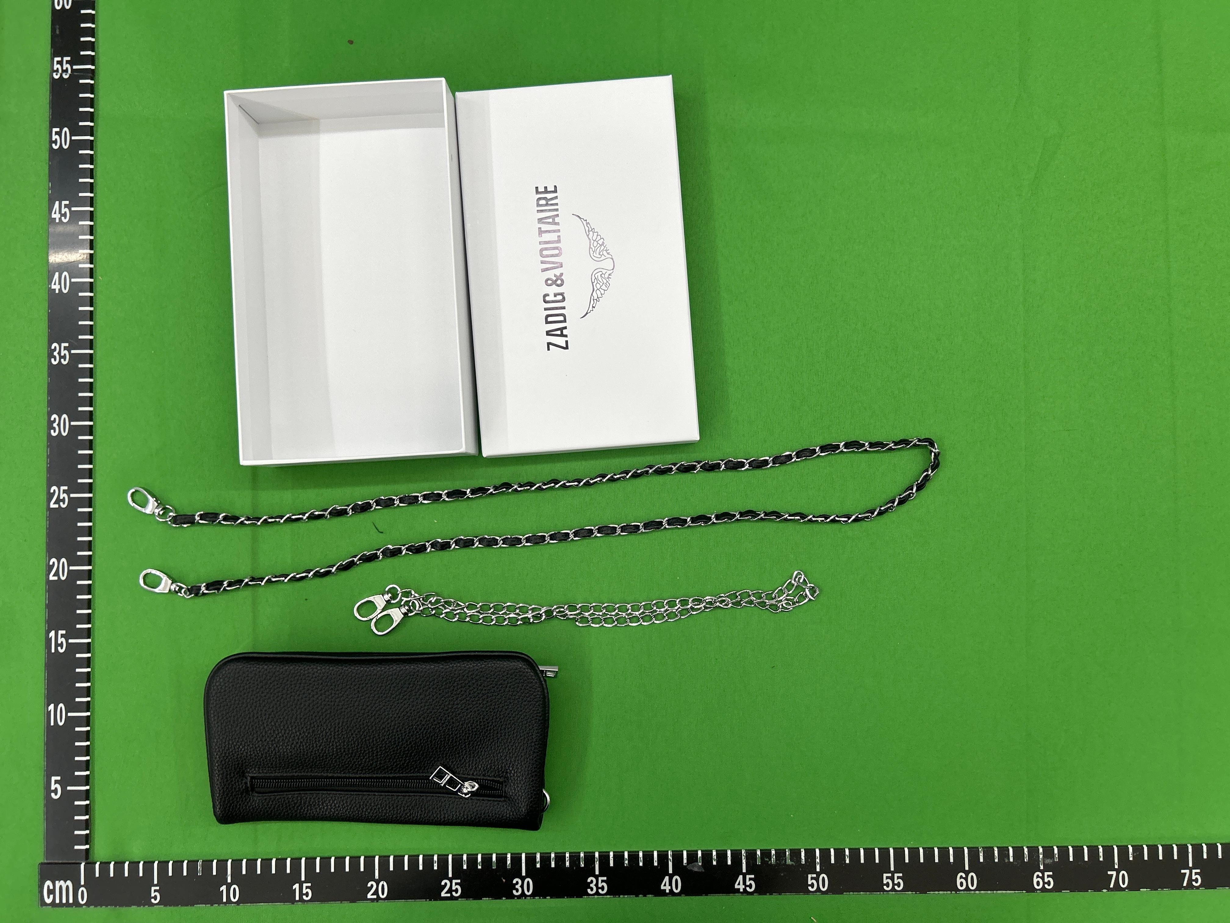 Foto QC 2 de Zadig & Voltaire Rock Studded Wings Clutch Bag Black Grained Leather