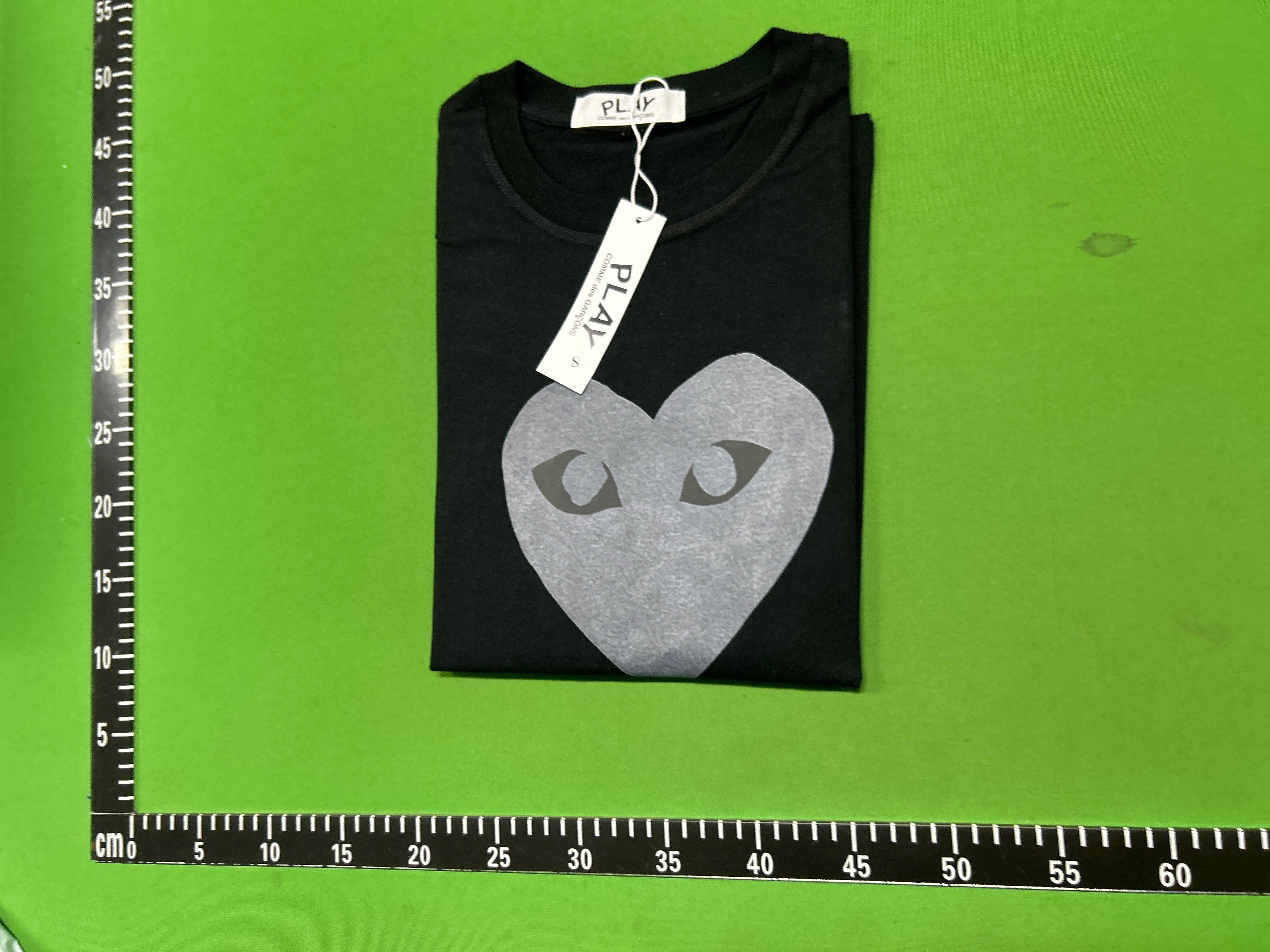 Foto QC 5 de Comme des Garçons Play Double Heart T-Shirt Grey