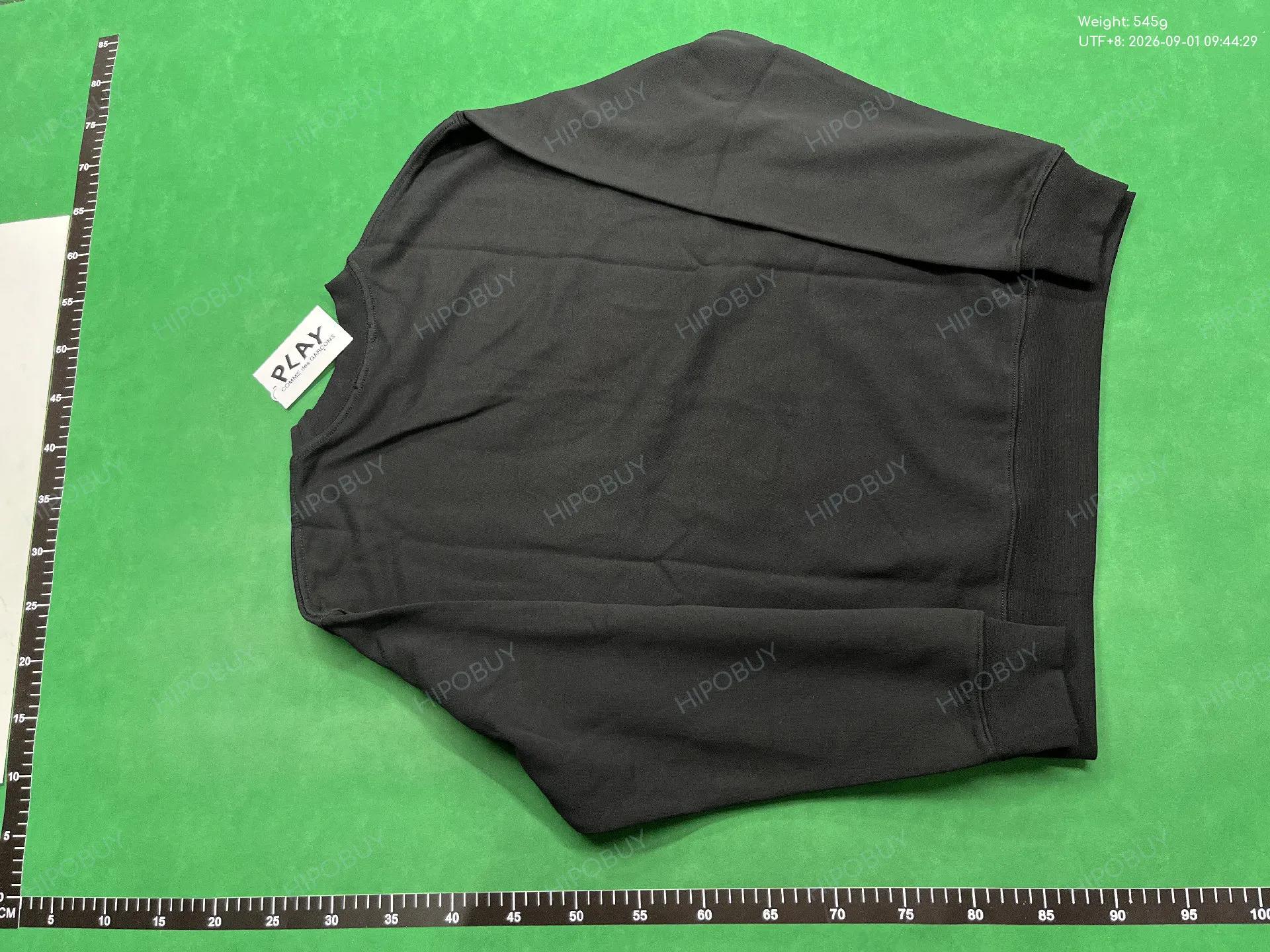 Foto QC 7 de Comme des Garcons PLAY Heart Logo Crewneck Sweater Navy
