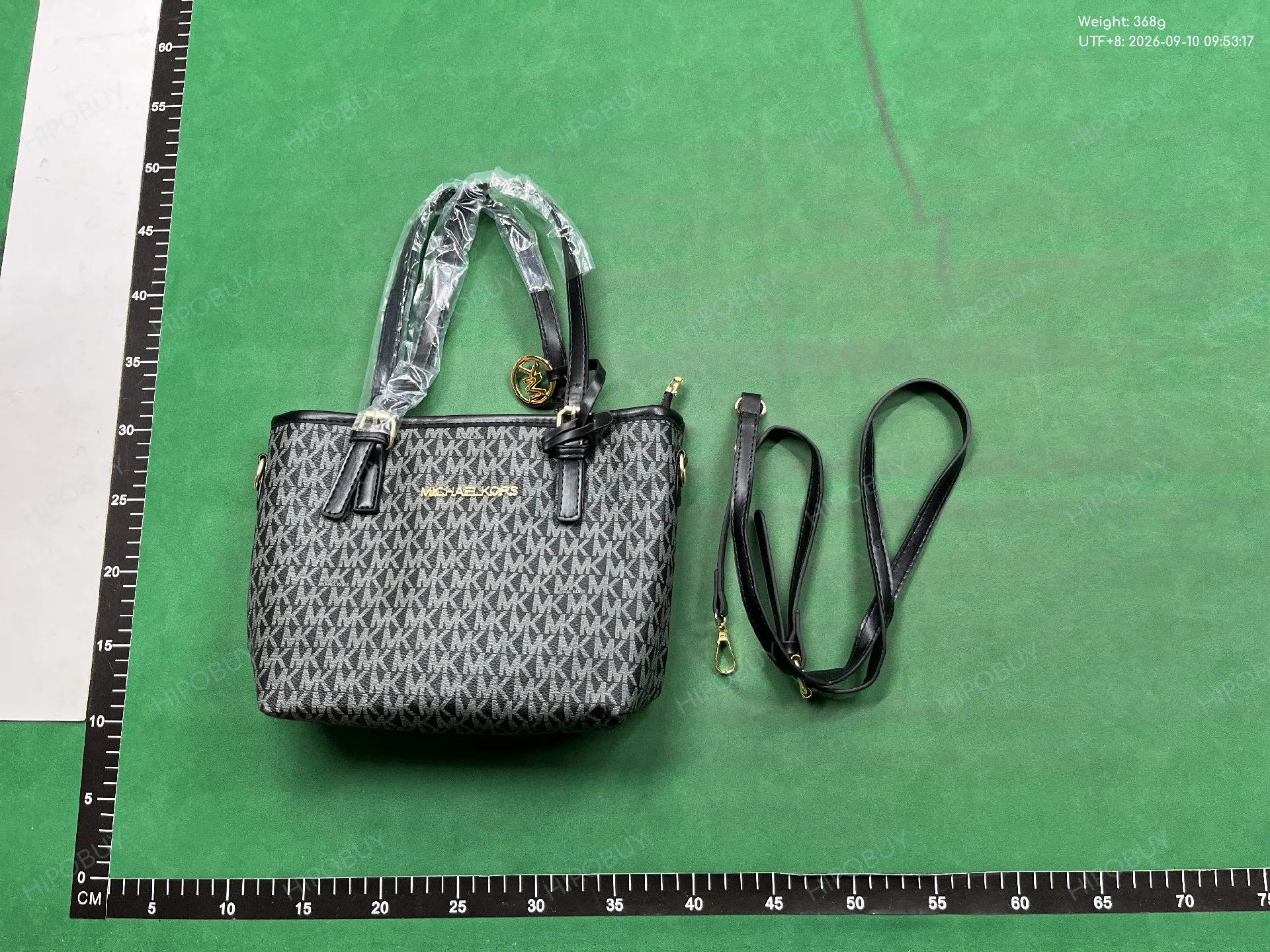 Foto QC 3 de Michael Kors Tote Signature Logo Black
