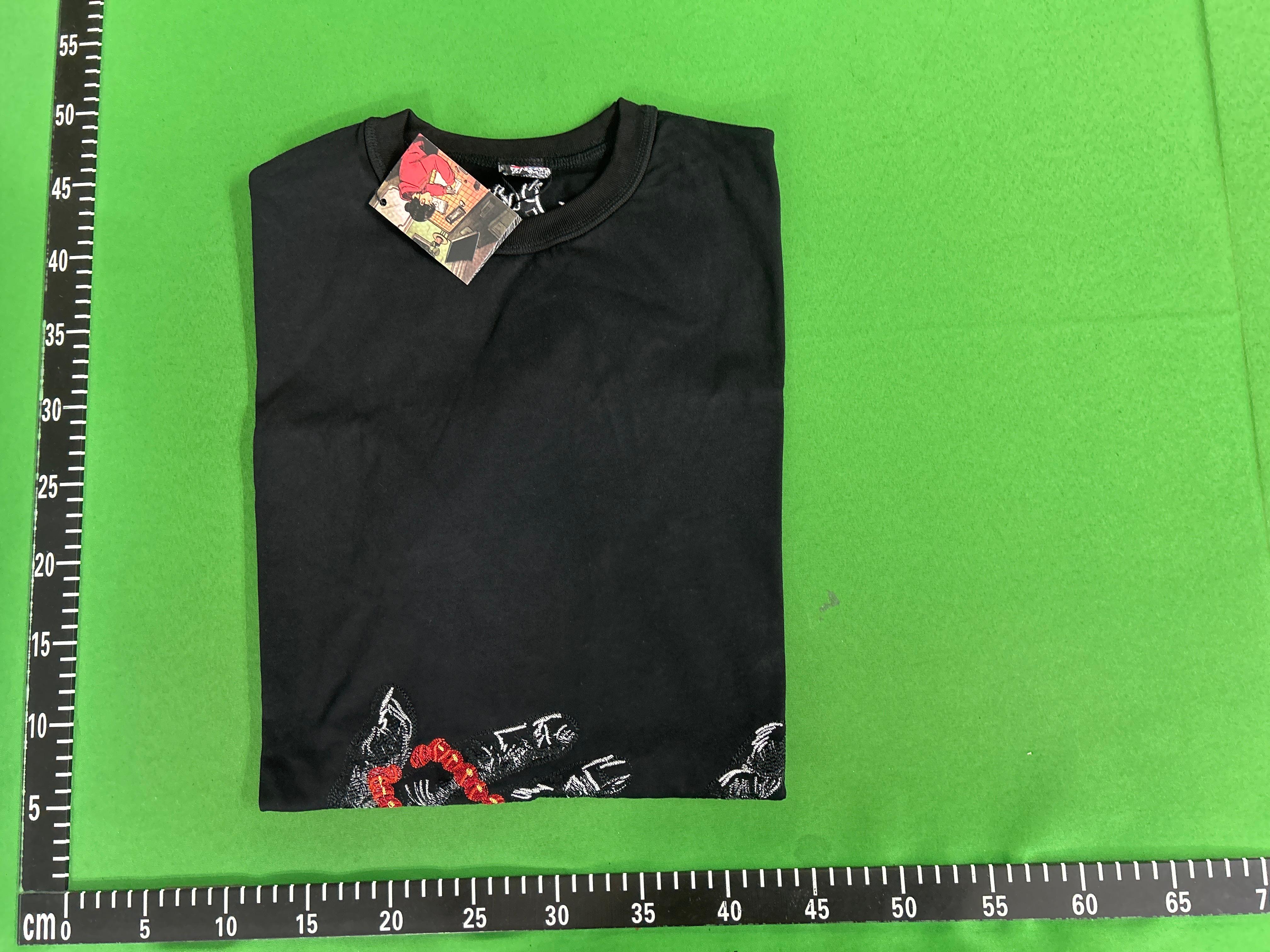 Foto QC 8 de derschutze T-shirt Hands with Beads Black