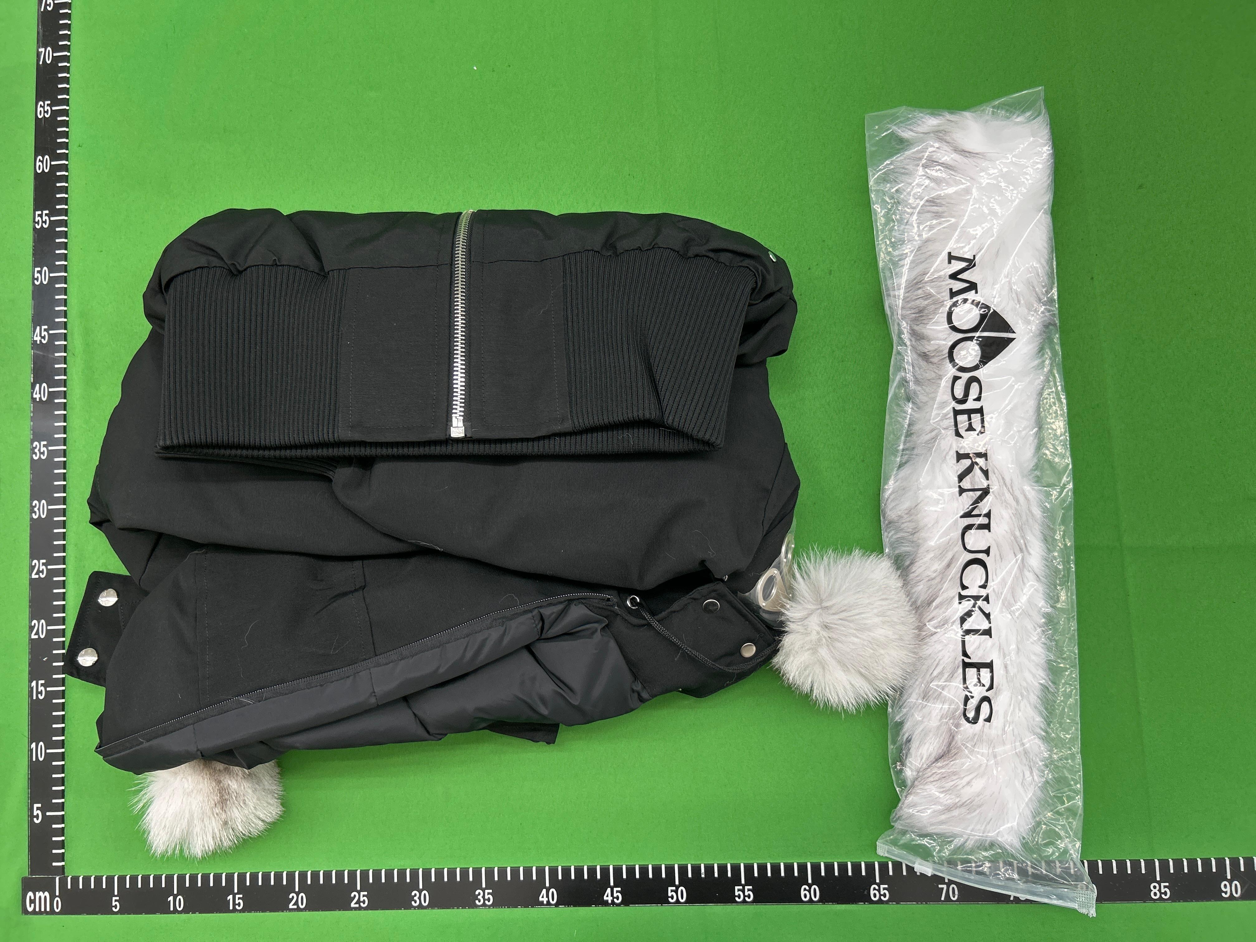 Foto QC 1 de Moose Knuckles 3Q Bomber Jacket Down Fox Fur Black