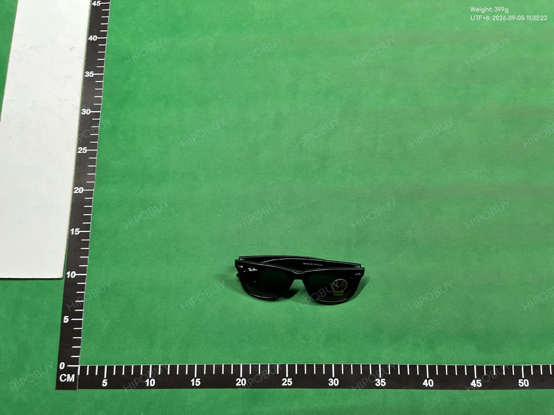 Foto QC 1 de Louis Vuitton Waimea Acetate Sunglasses White Grey Monogram (Z1083W)