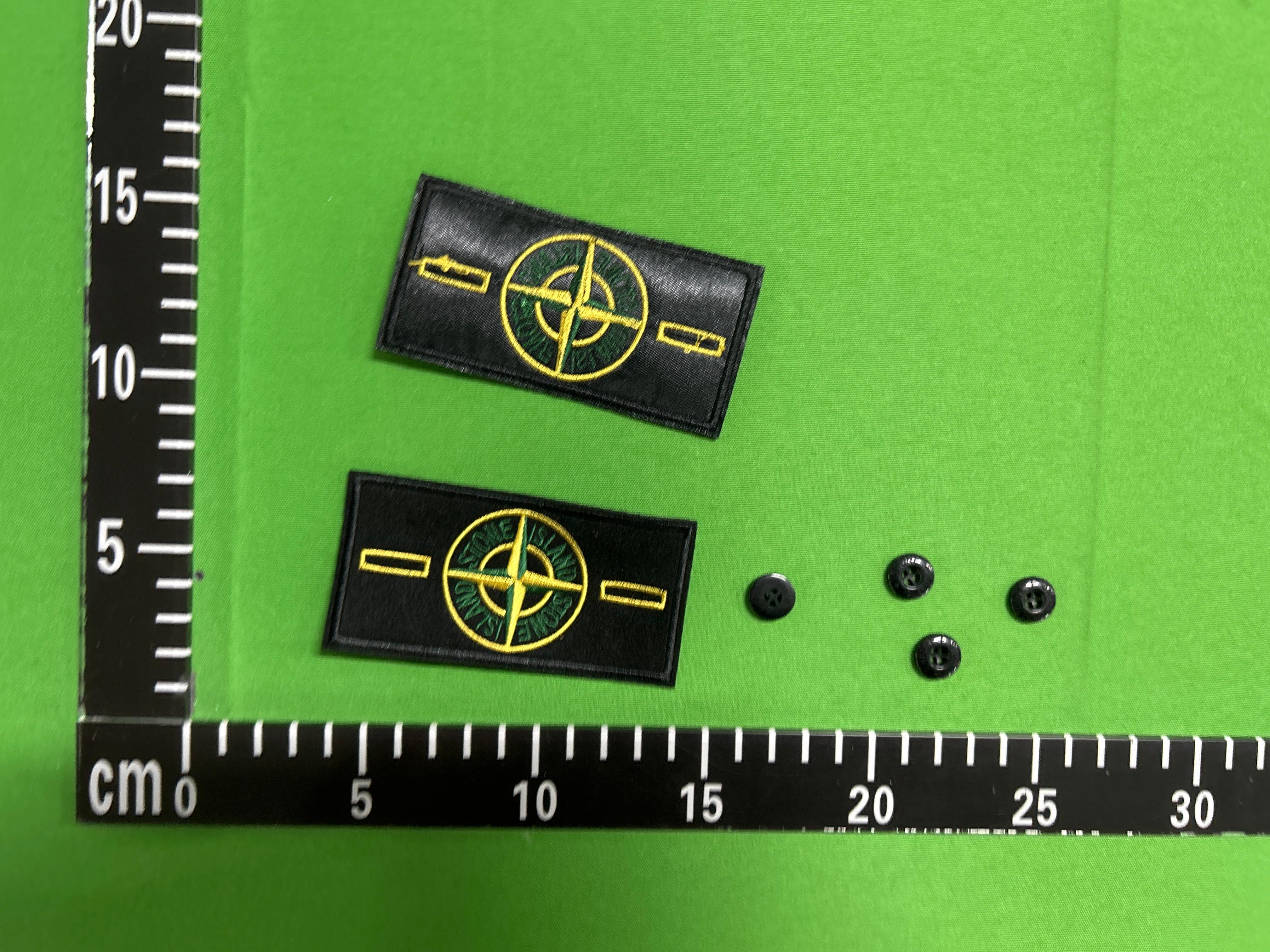Foto QC 2 de Stone Island 30 Anni Patch Black