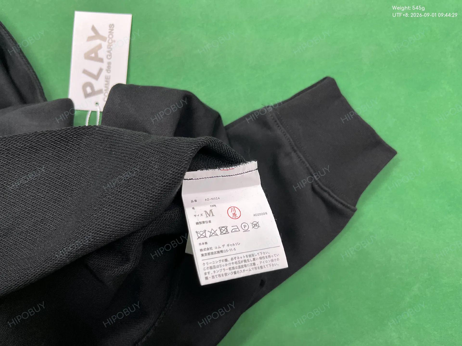Foto QC 5 de Comme des Garcons PLAY Heart Logo Crewneck Sweater Navy