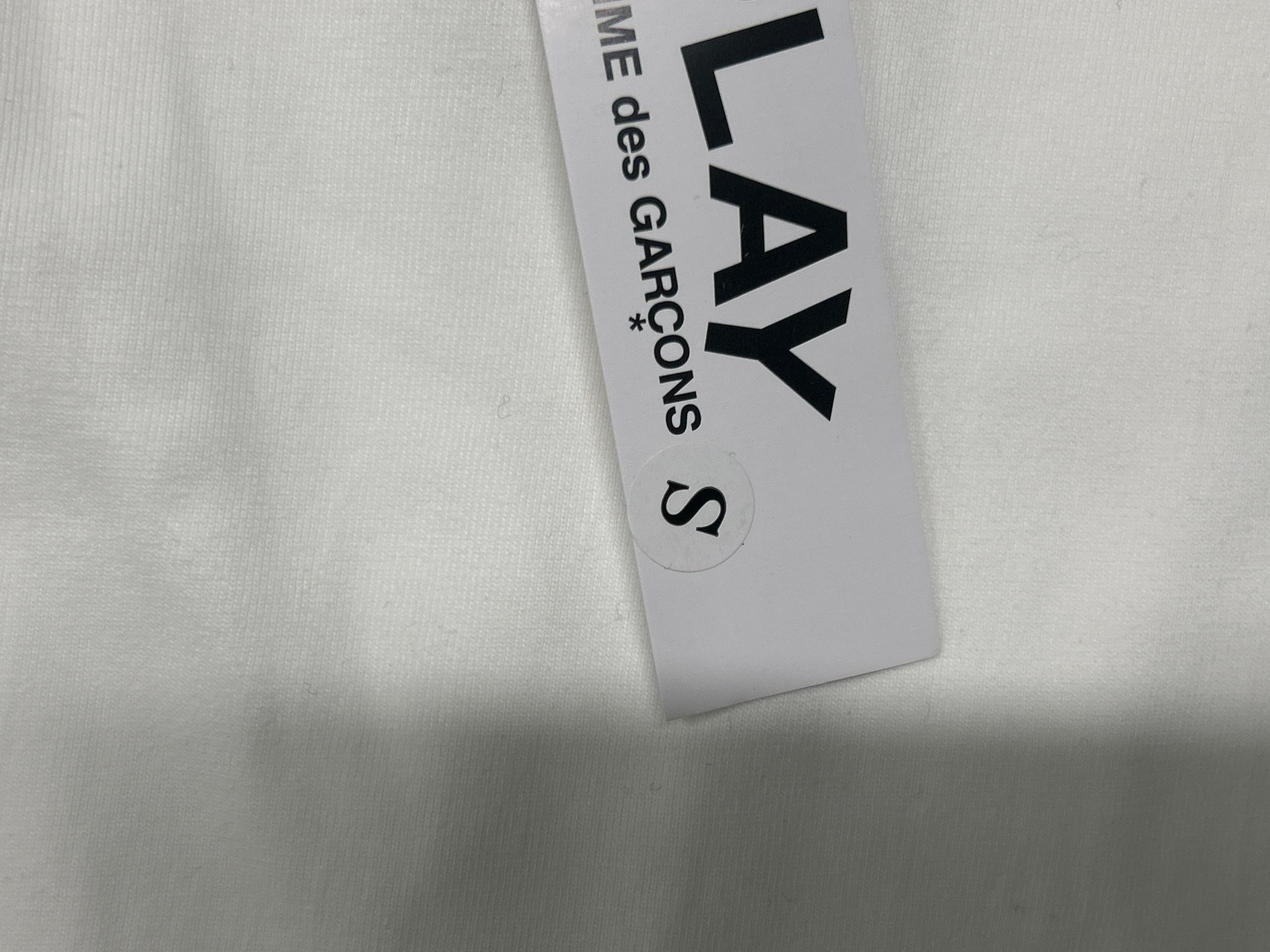 Foto QC 2 de Comme des Garçons Play Double Heart T-Shirt Grey