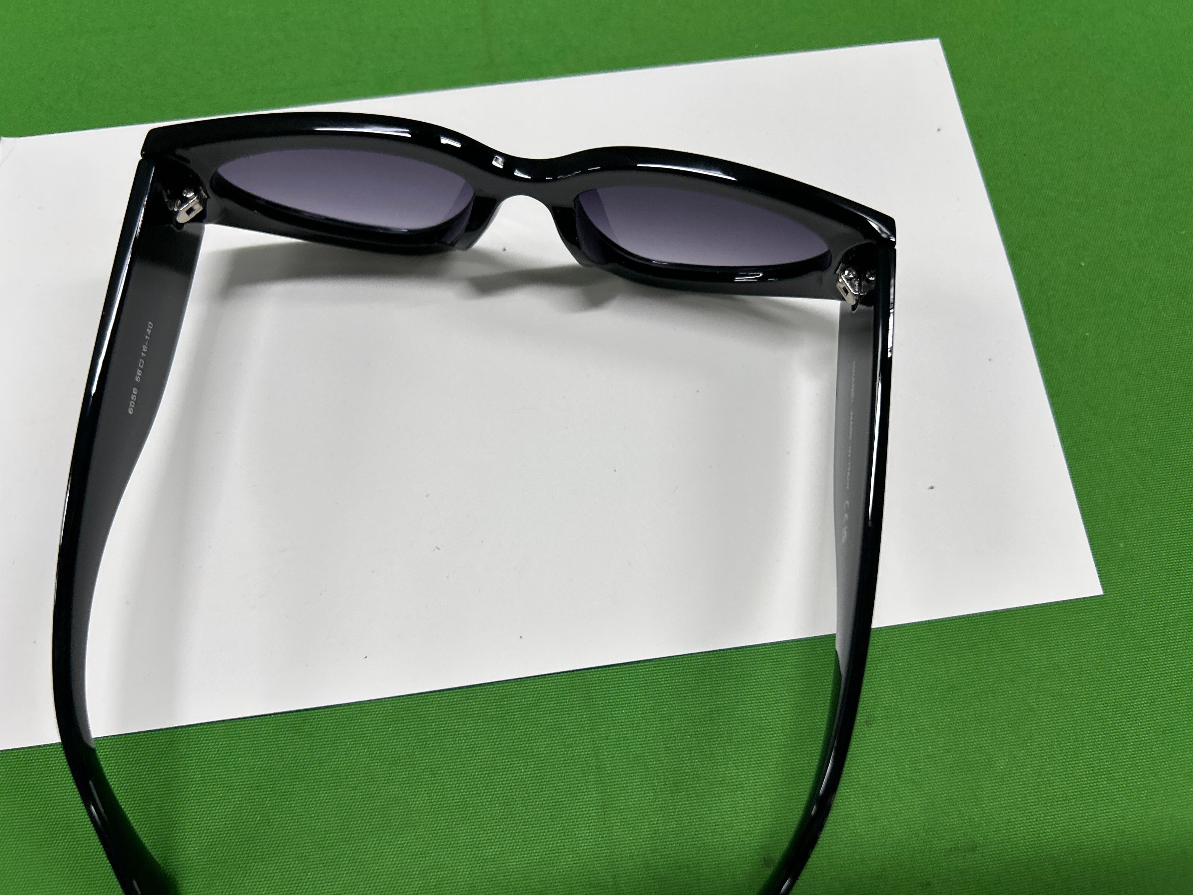 Foto QC 2 de Chanel Cat Eye Nylon Sunglasses Black White Brown (6056 1656/53)