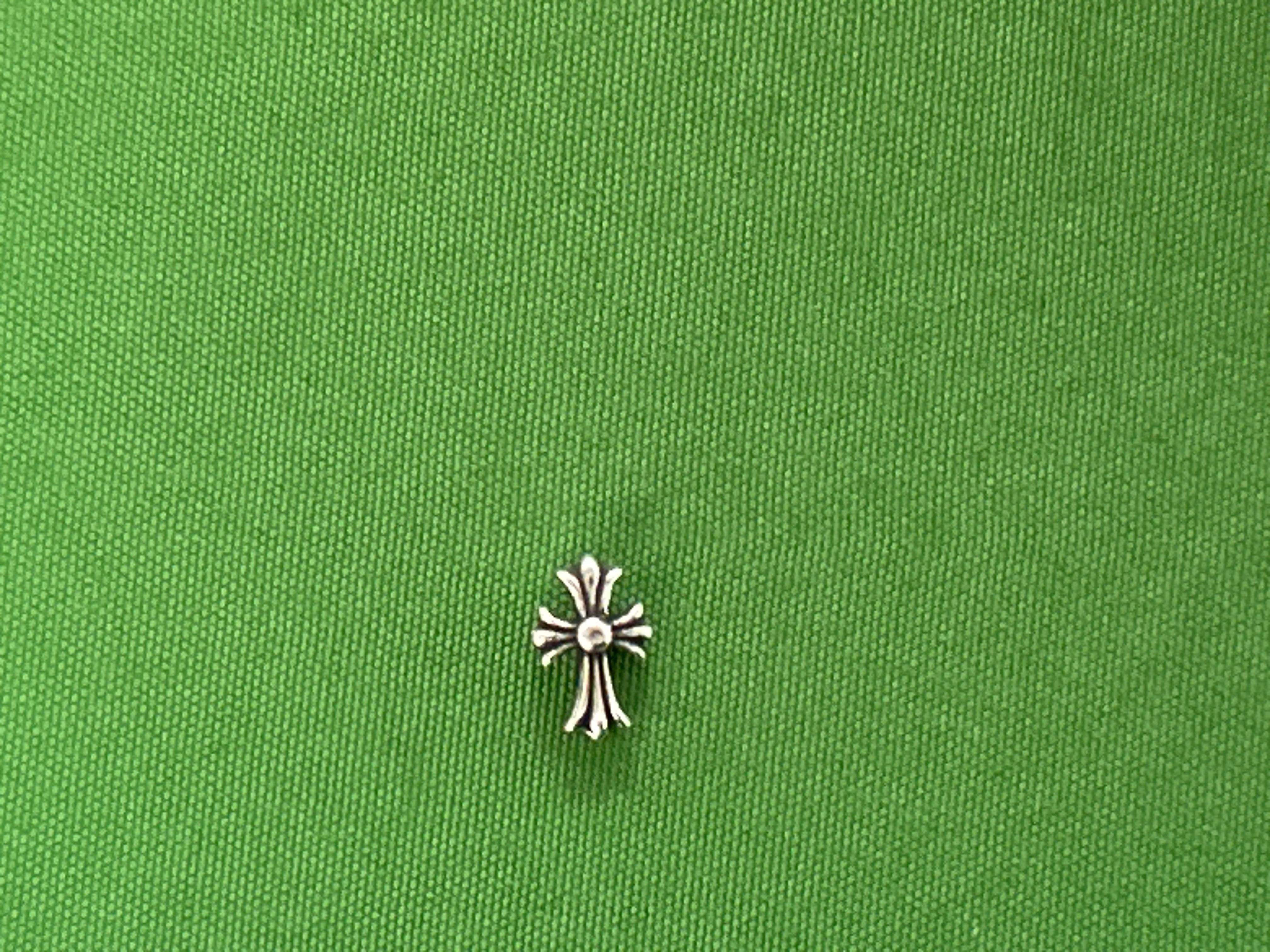 Foto QC 2 de Chrome Hearts CH Plus Stud Earring Silver