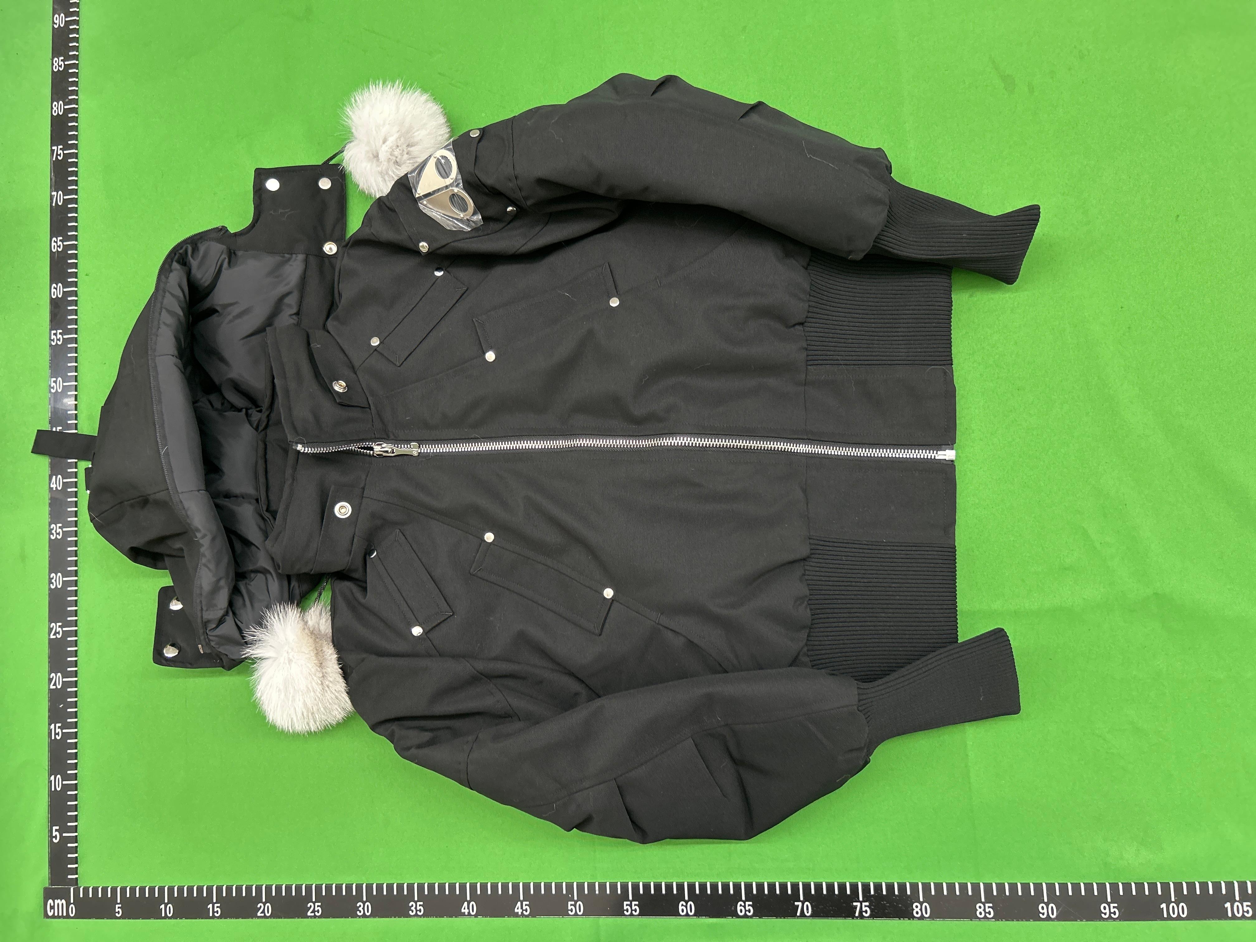 Foto QC 2 de Moose Knuckles 3Q Bomber Jacket Down Fox Fur Black