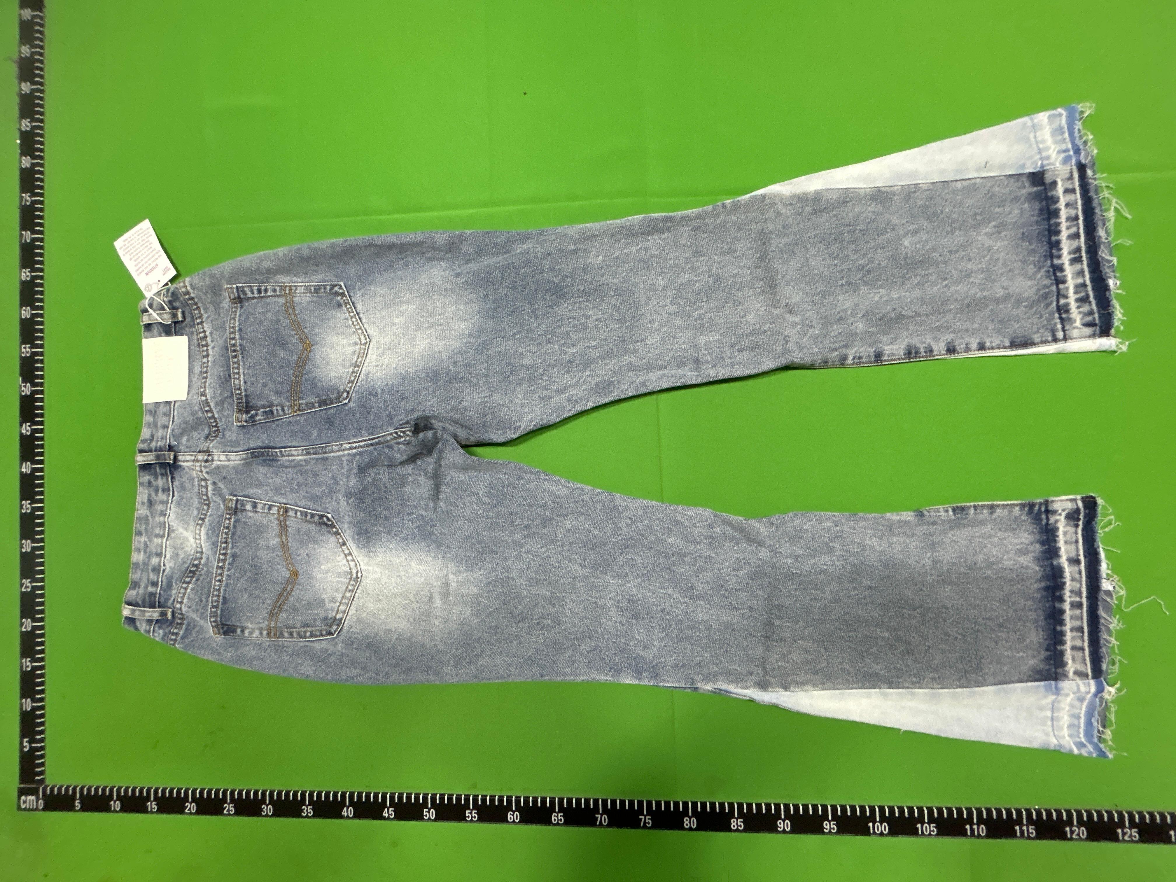 Foto QC 8 de Jeans Flared Distressed Washed Black