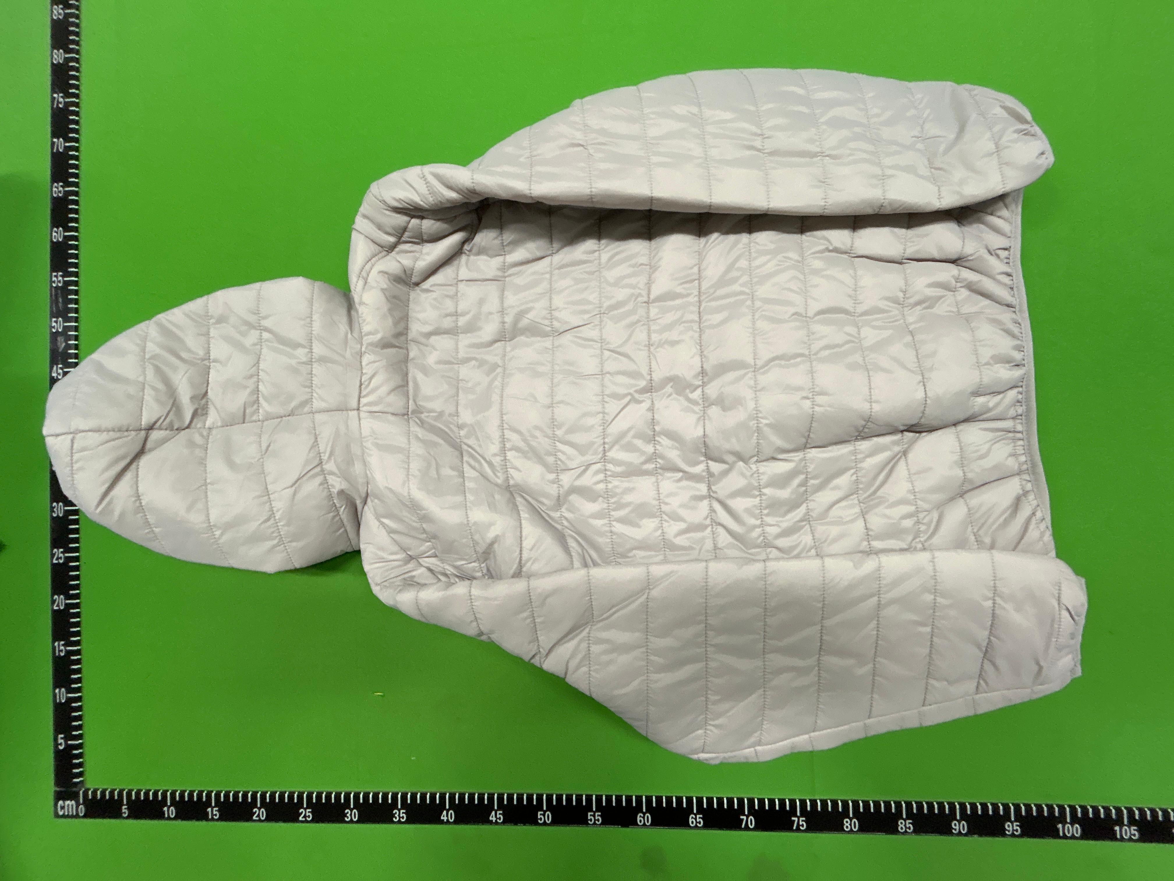 Foto QC 3 de EA7 Emporio Armani Core Identity Hooded Down Jacket Gold Logo Black