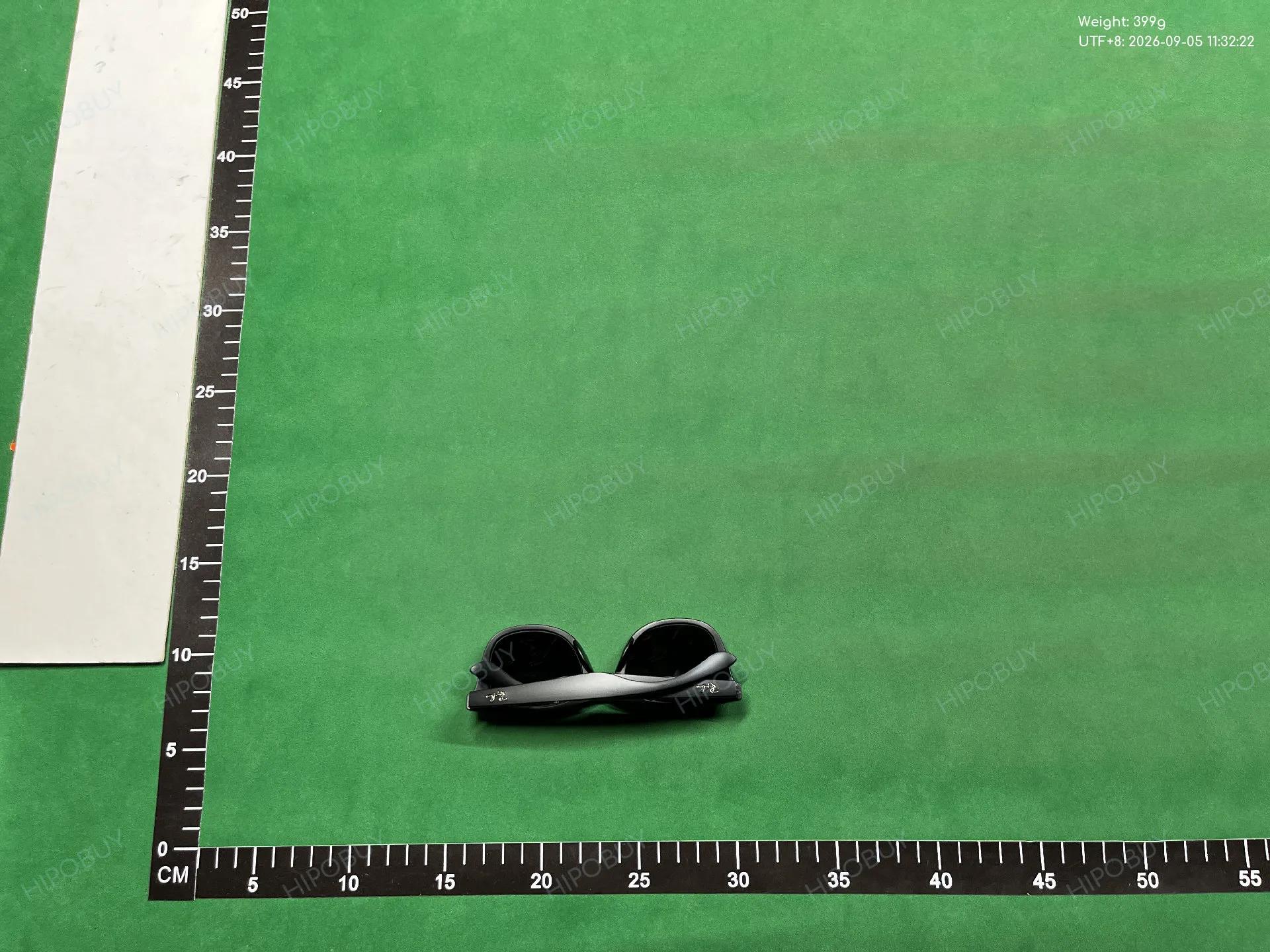Foto QC 2 de Louis Vuitton Waimea Acetate Sunglasses White Grey Monogram (Z1083W)