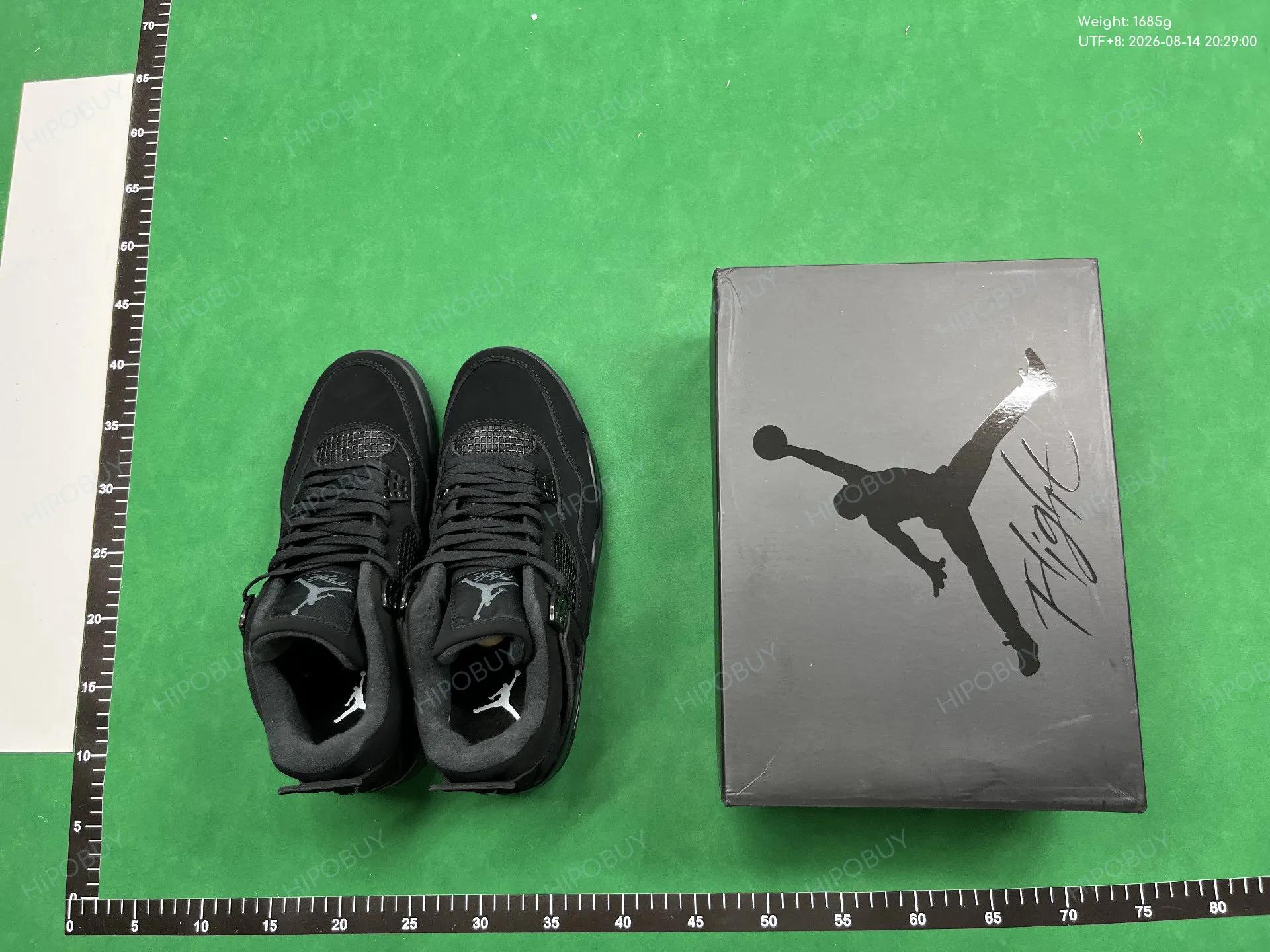 Foto QC 1 de Jordan 4 Retro KAWS Cool Grey 930155-003