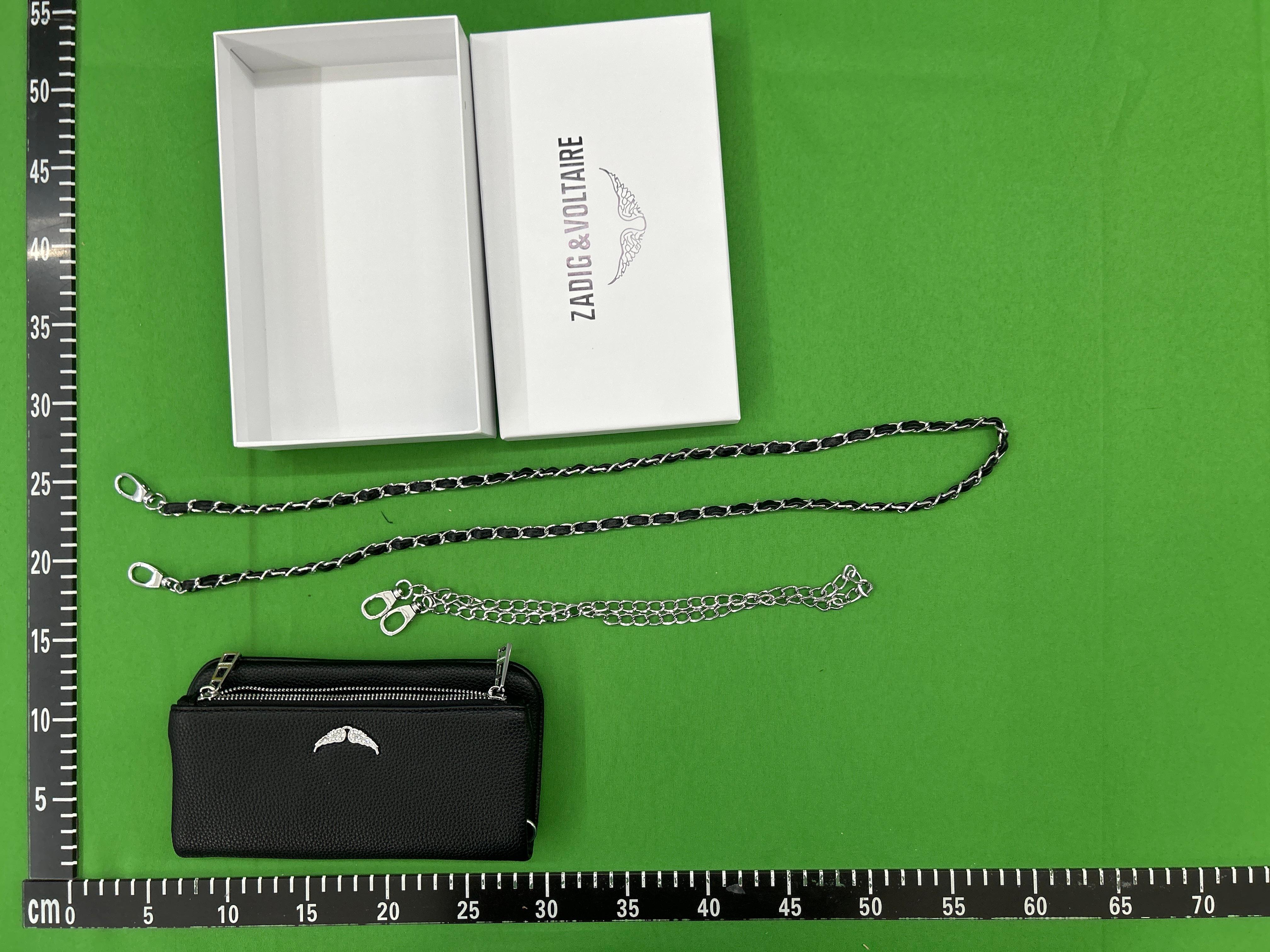 Foto QC 1 de Zadig & Voltaire Rock Studded Wings Clutch Bag Black Grained Leather
