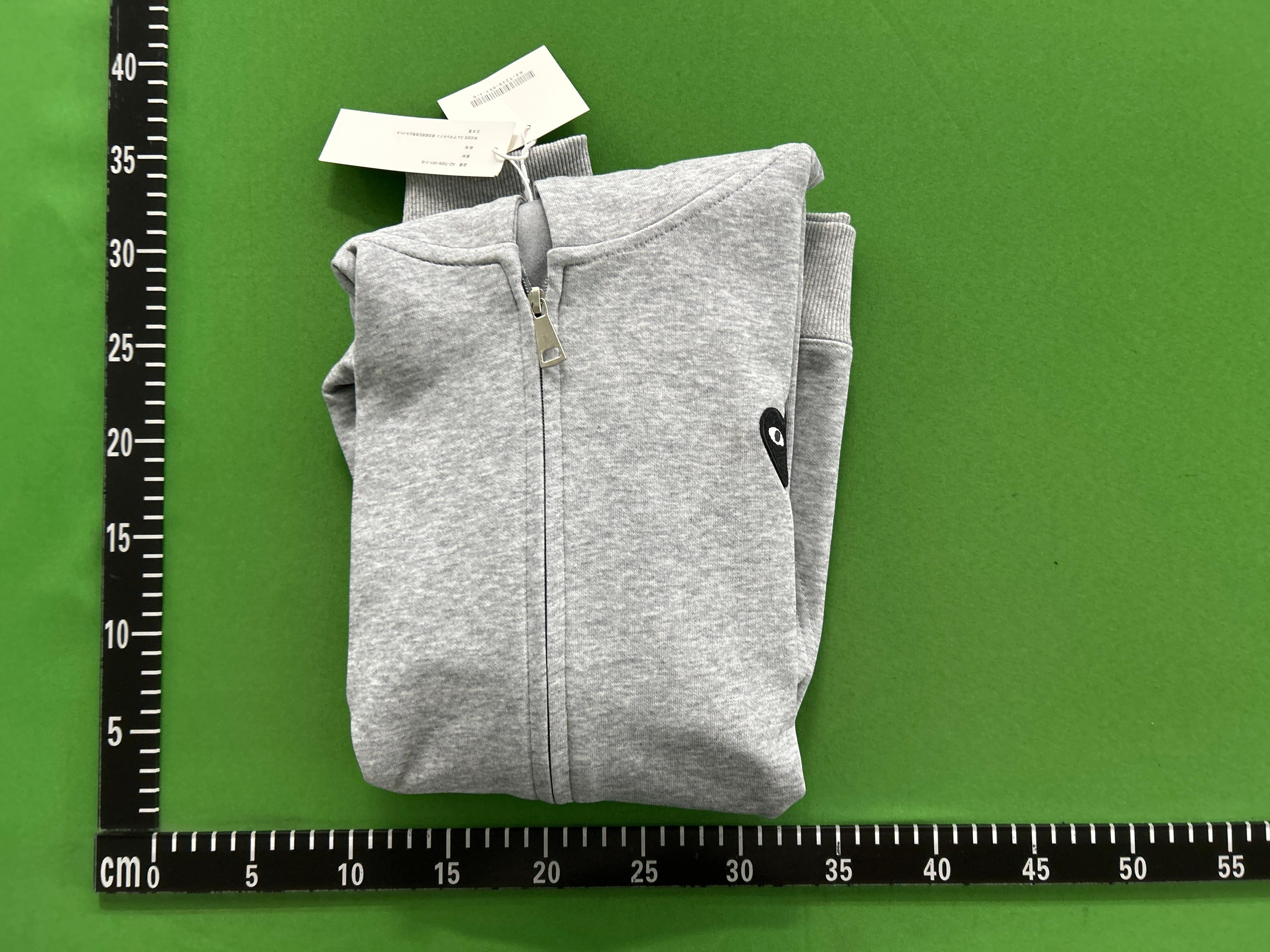 Foto QC 1 de Comme des Garçons Play Hoodie Large Heart Logo Black