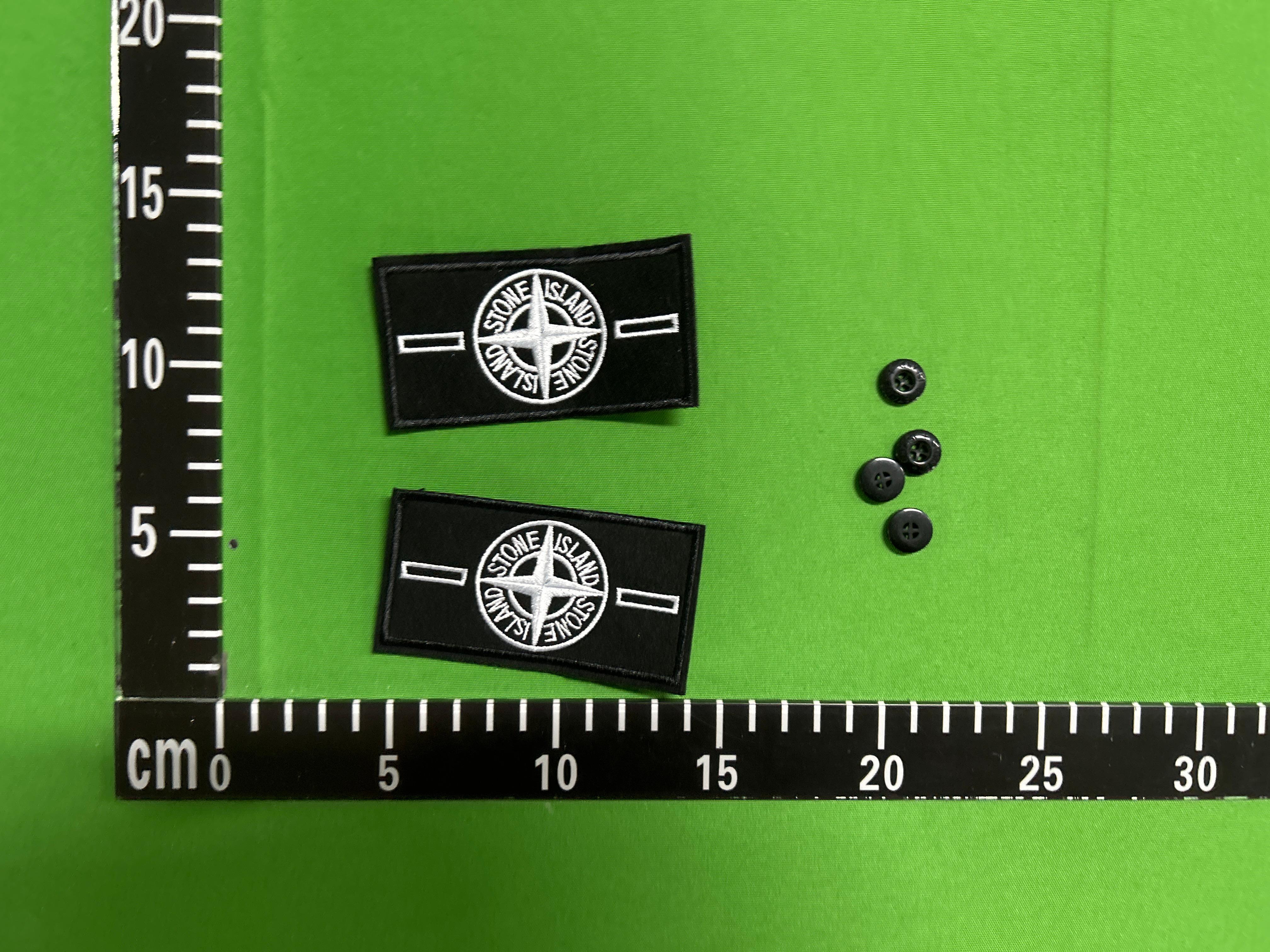 Foto QC 3 de Stone Island 30 Anni Patch Black