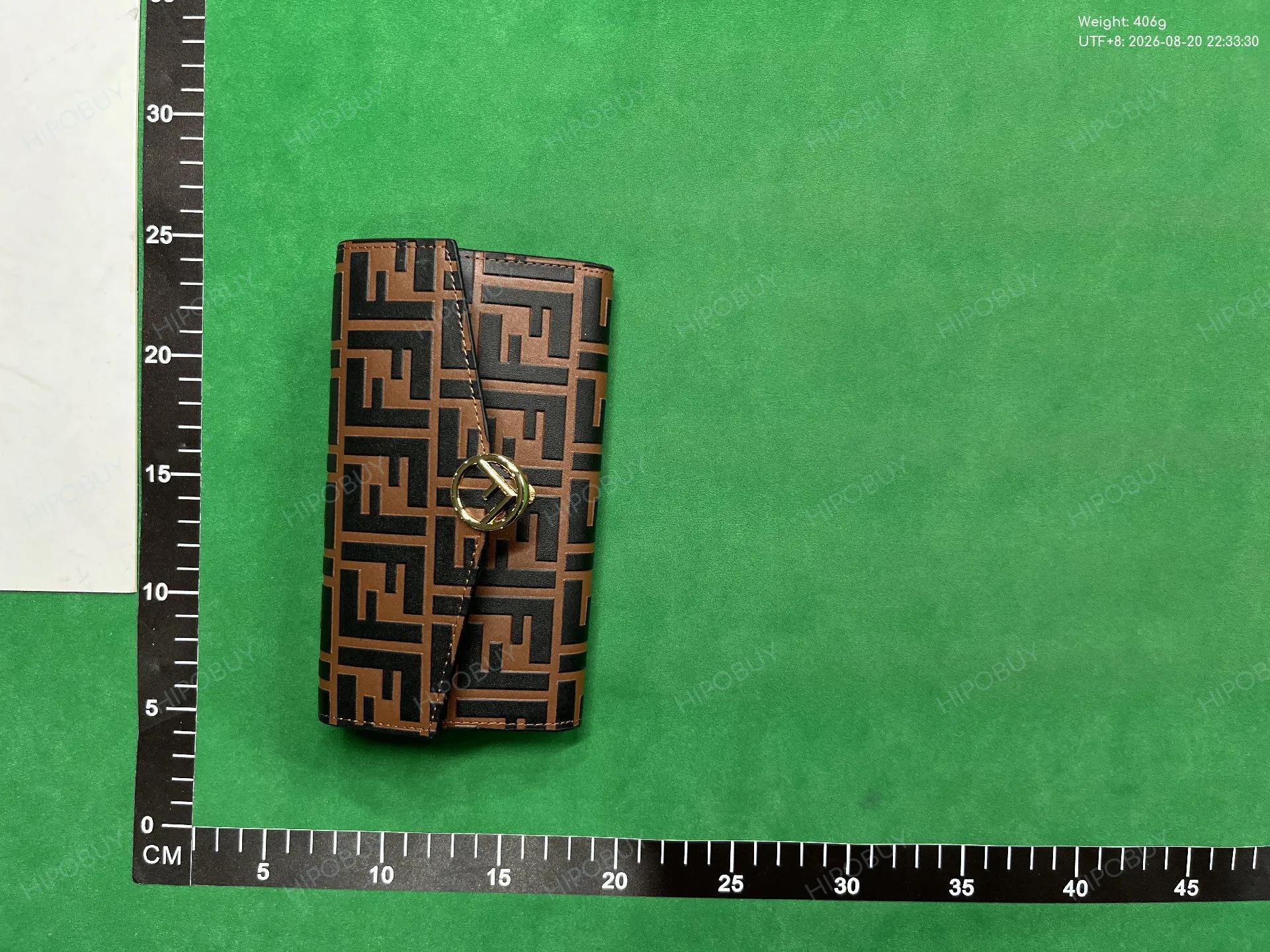 Foto QC 1 de Fendi Baguette Large Brown FF Embossed Leather