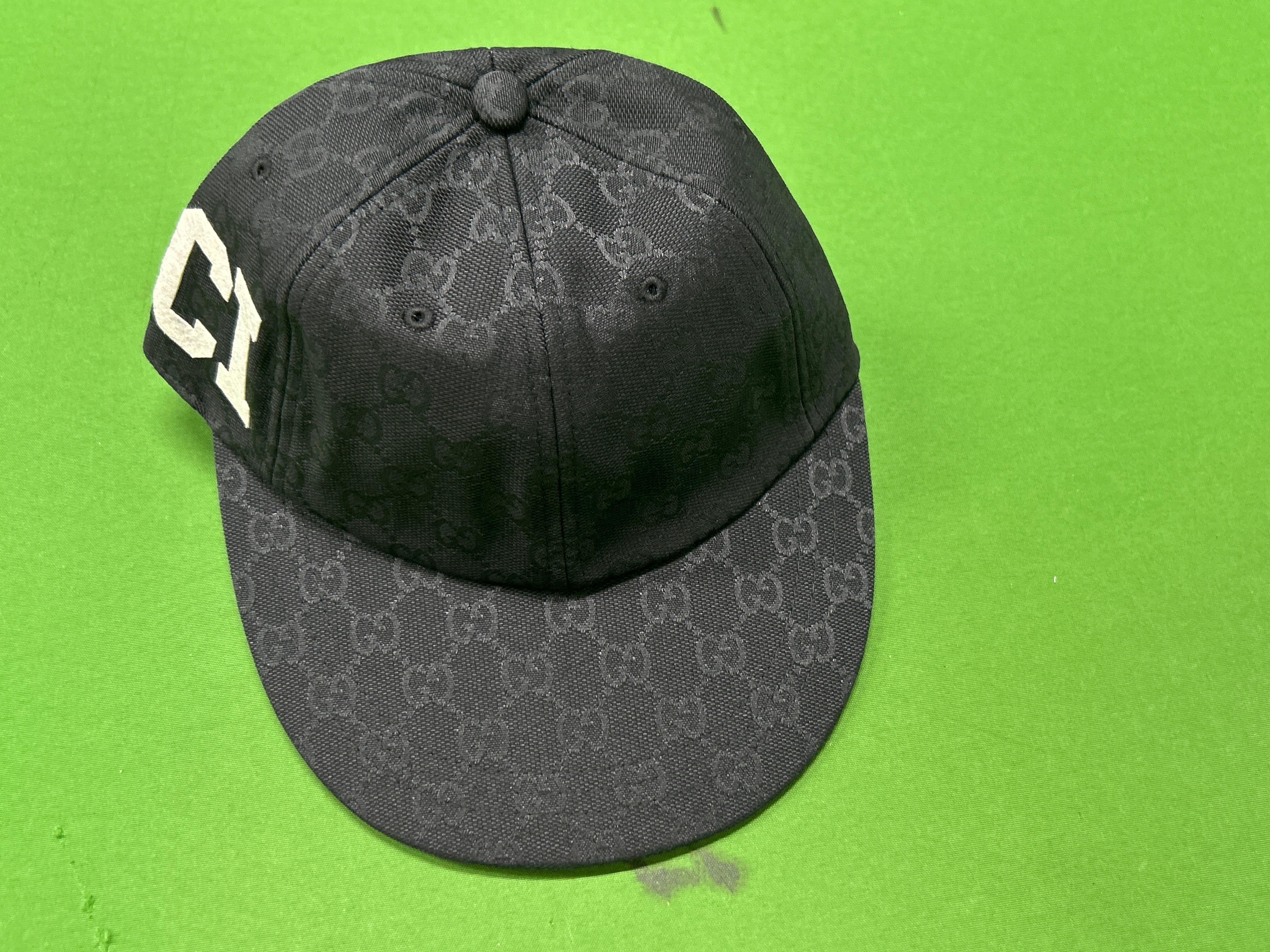 Foto QC 8 de Gucci GG Supreme 25 Baseball Cap Beige