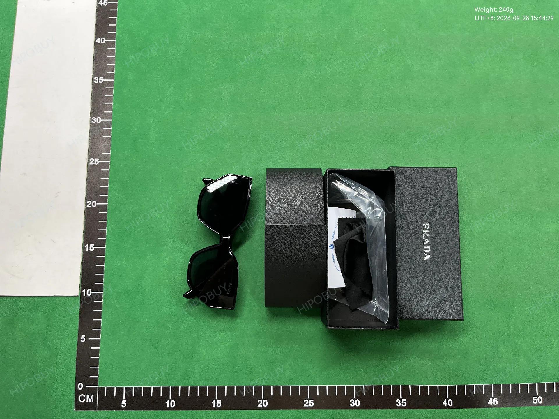 Foto QC 3 de Prada Square-Frame Metal Sunglasses Gold Blue Yellow Gradient (23258)