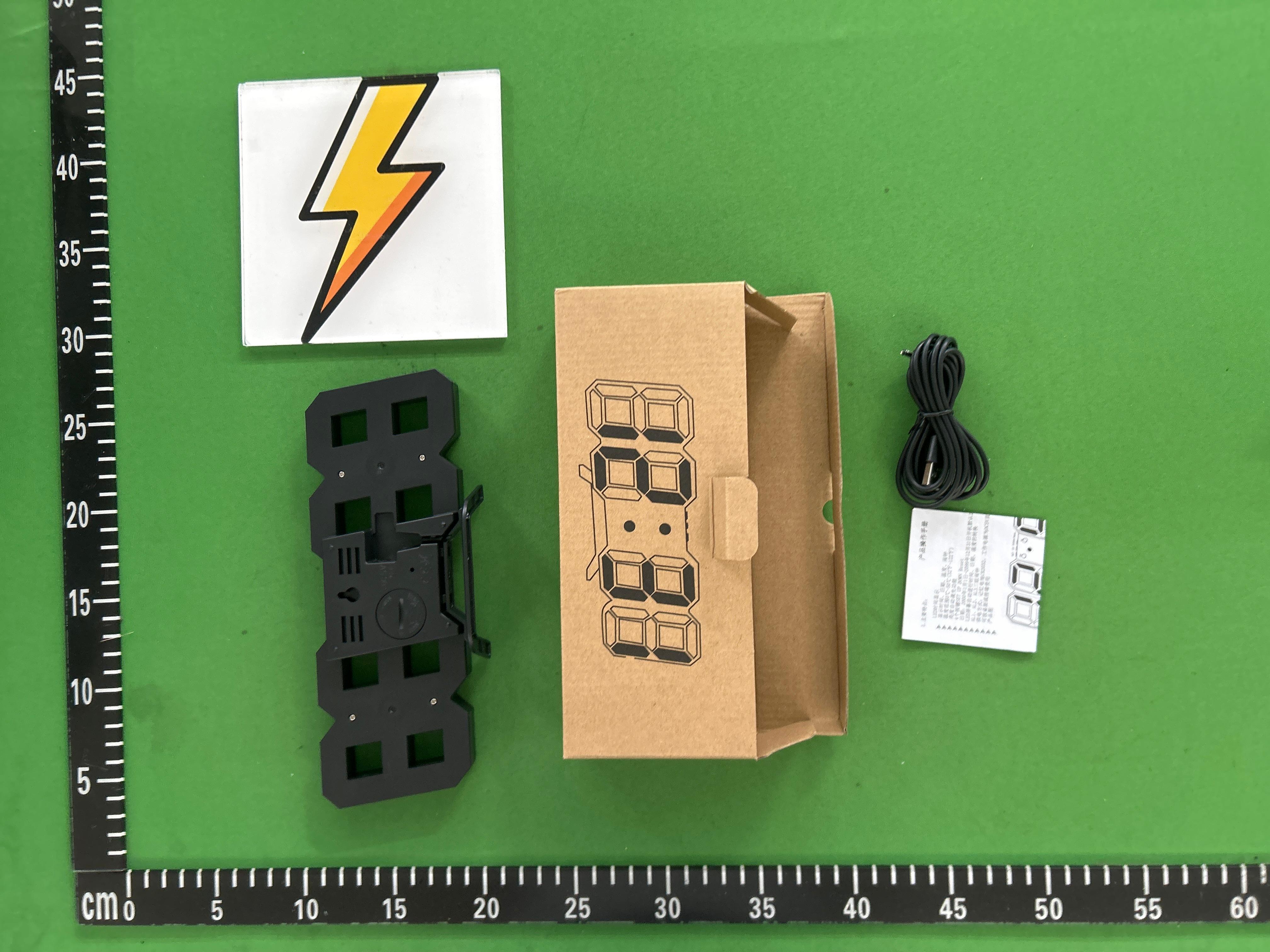Foto QC 2 de Other 3D LED Digital Wall Clock (US Plug) Black/White