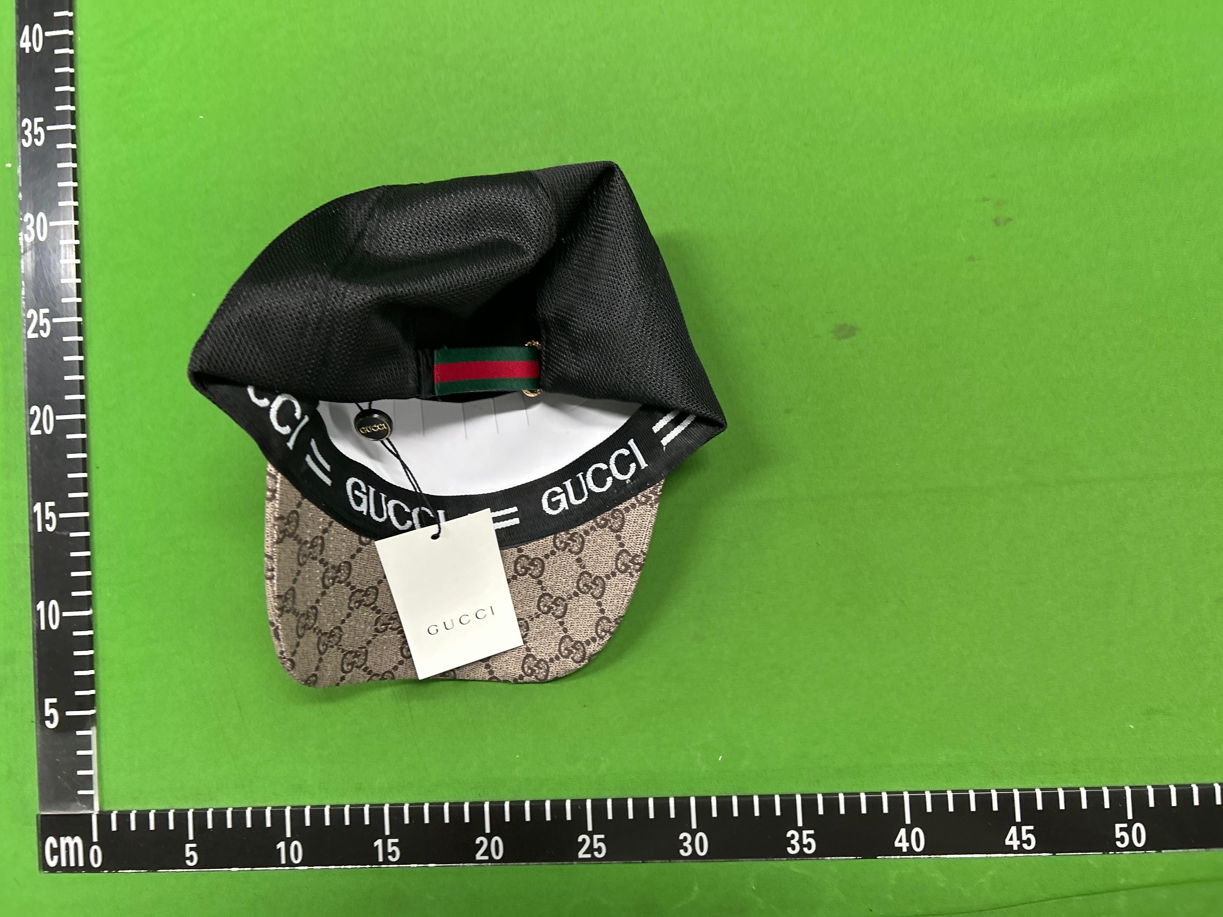 Foto QC 5 de Gucci GG Supreme Wolf Cap Black