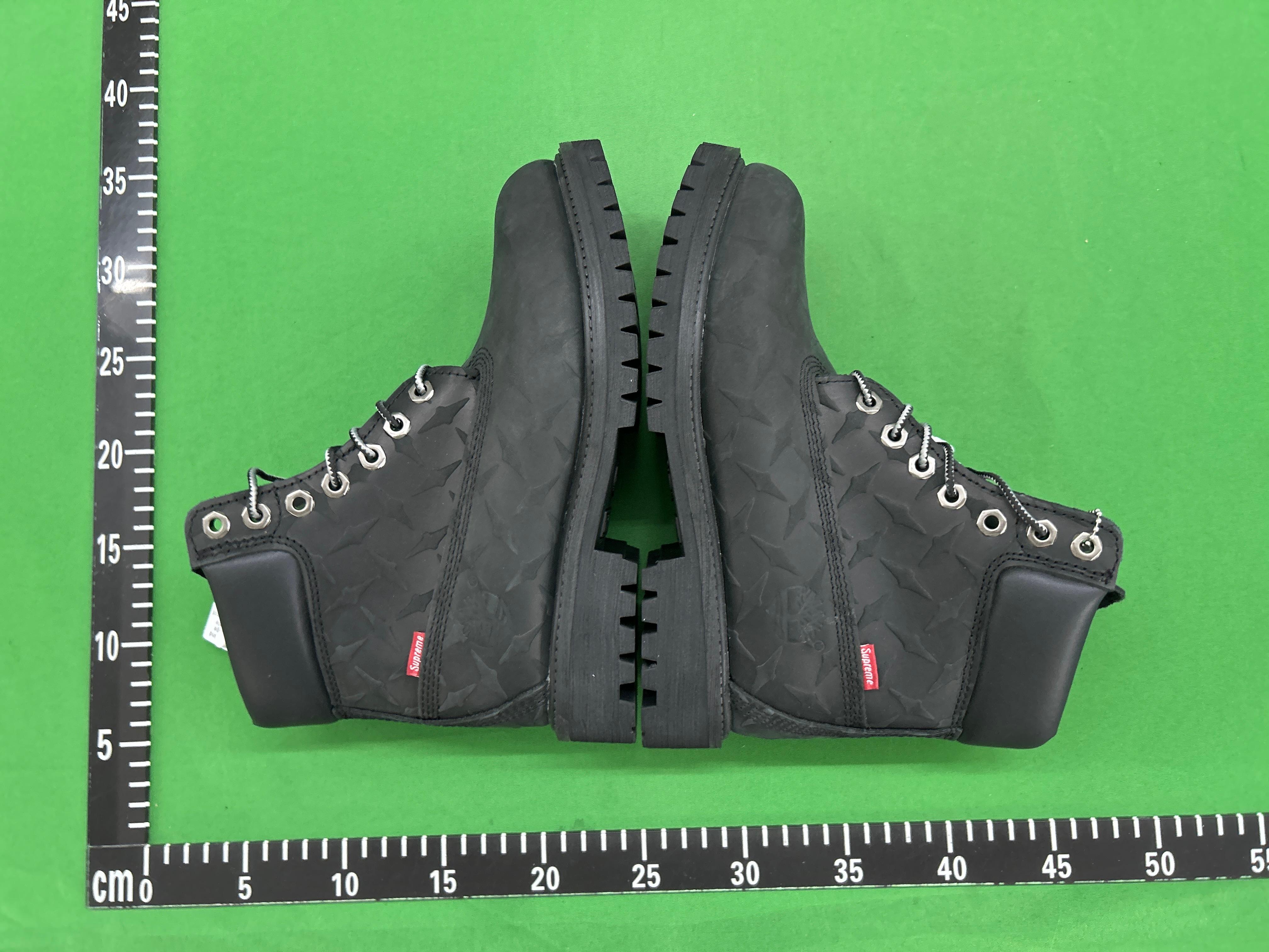 Foto QC 8 de Timberland 6-Inch Boot Leather Waterproof Black Supreme Embossed Stars sup10061