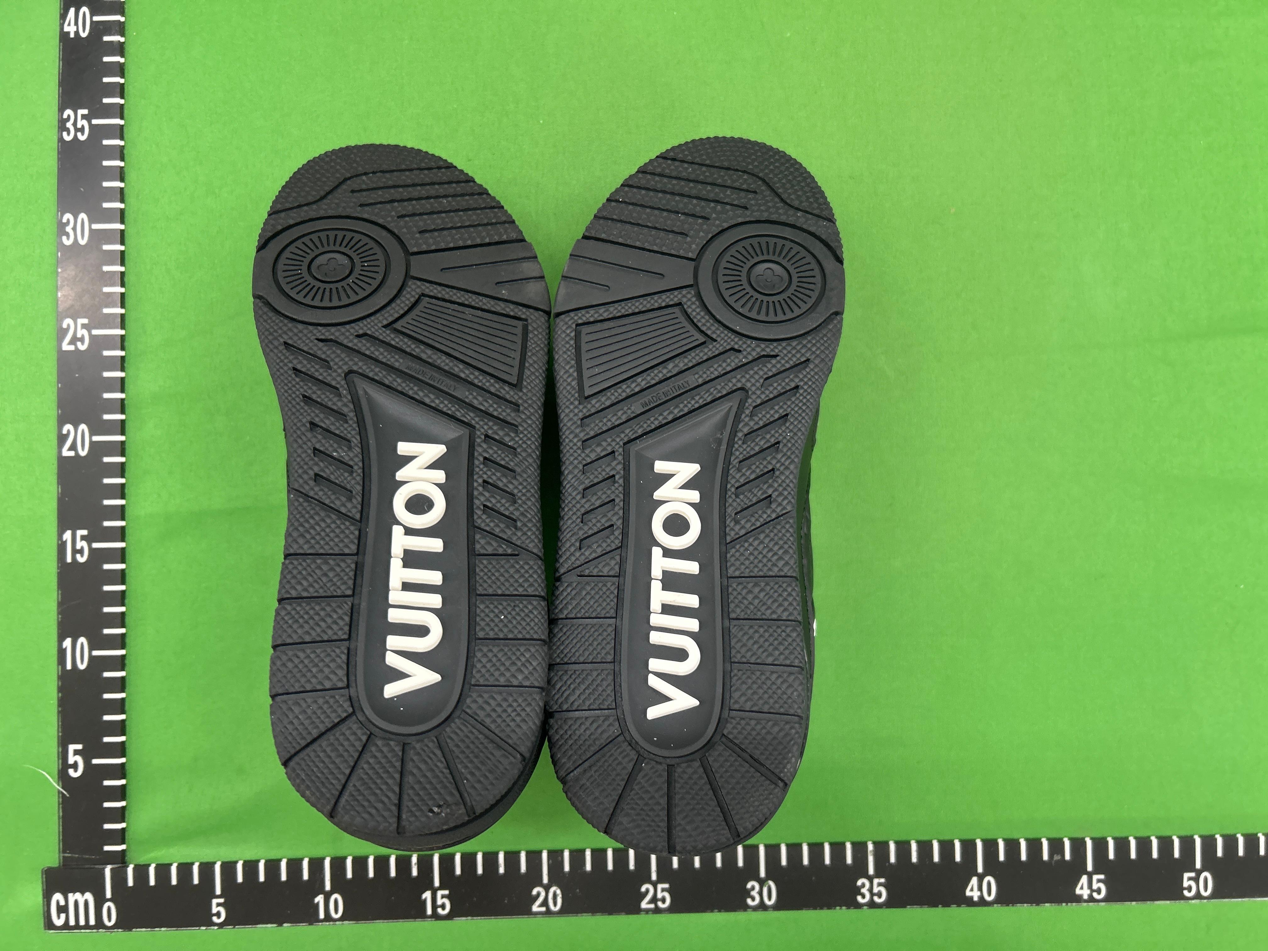 Foto QC 7 de Louis Vuitton Skate Black Swarovski Monogram 1A4WTW