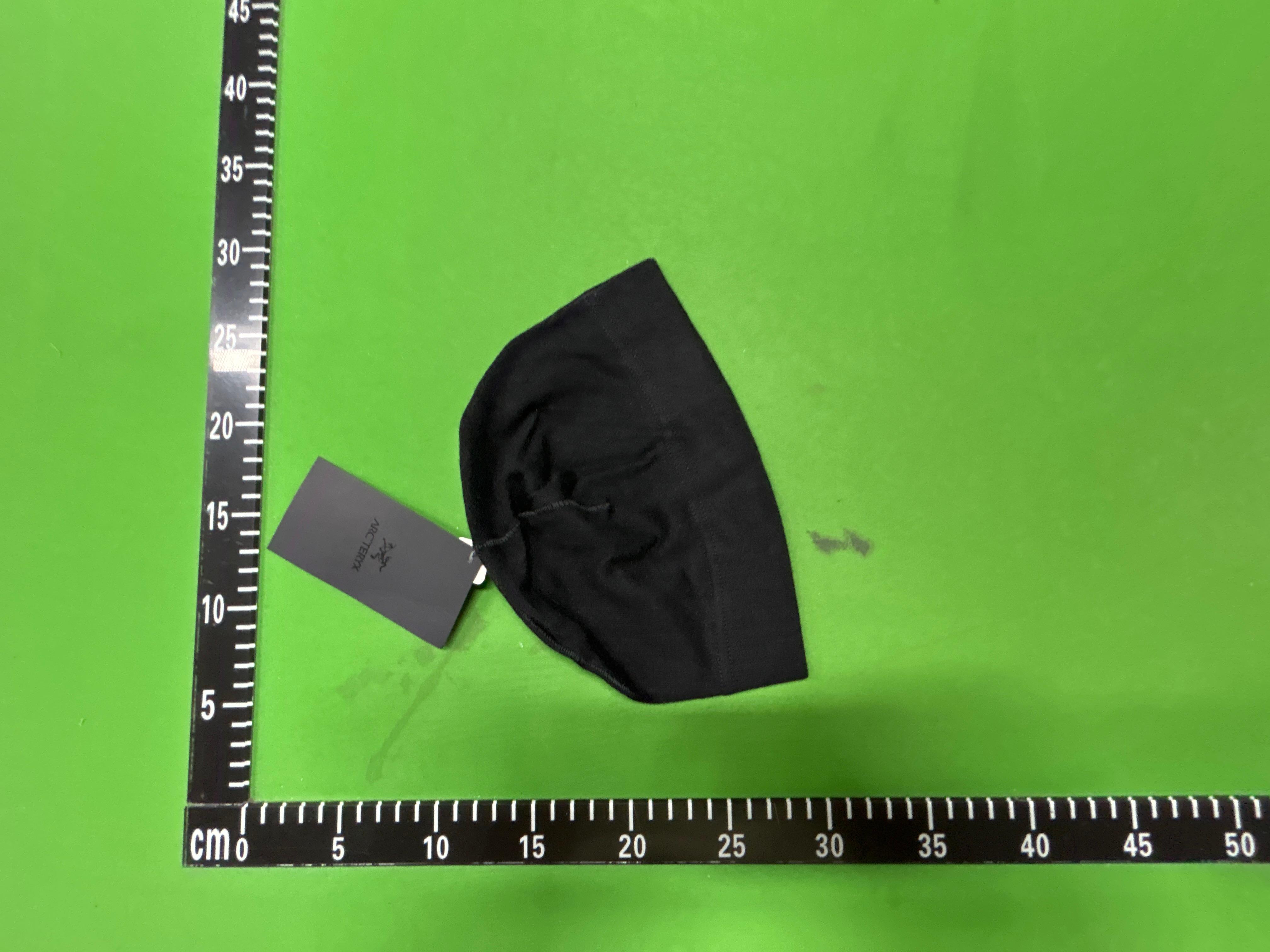 Foto QC 7 de Arc'teryx Rho Lightweight Wool Beanie Black
