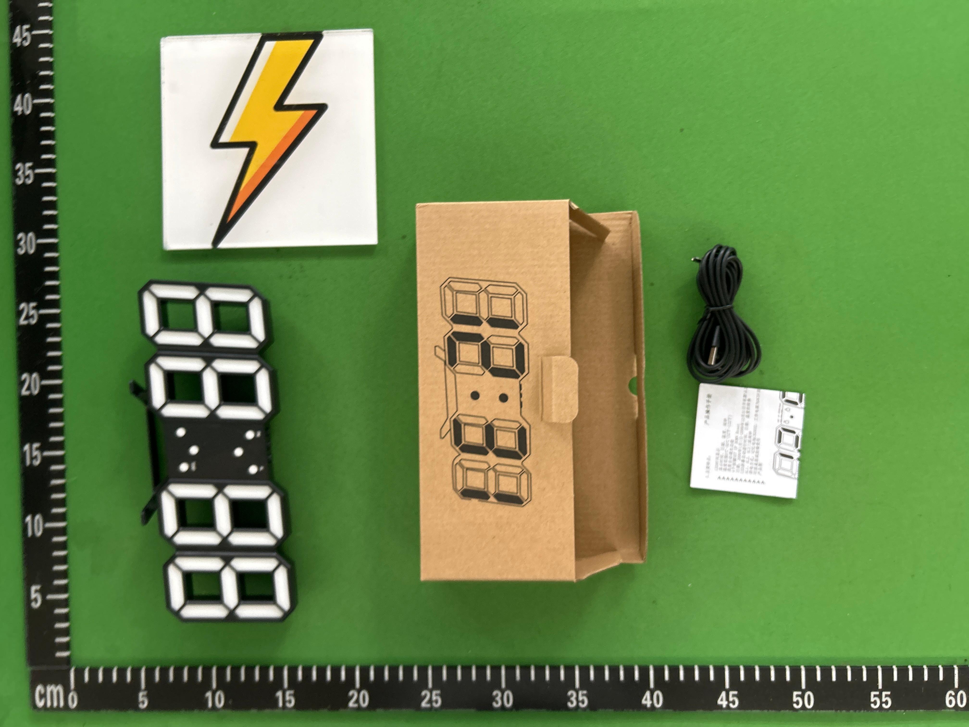 Foto QC 1 de Other 3D LED Digital Wall Clock (US Plug) Black/White