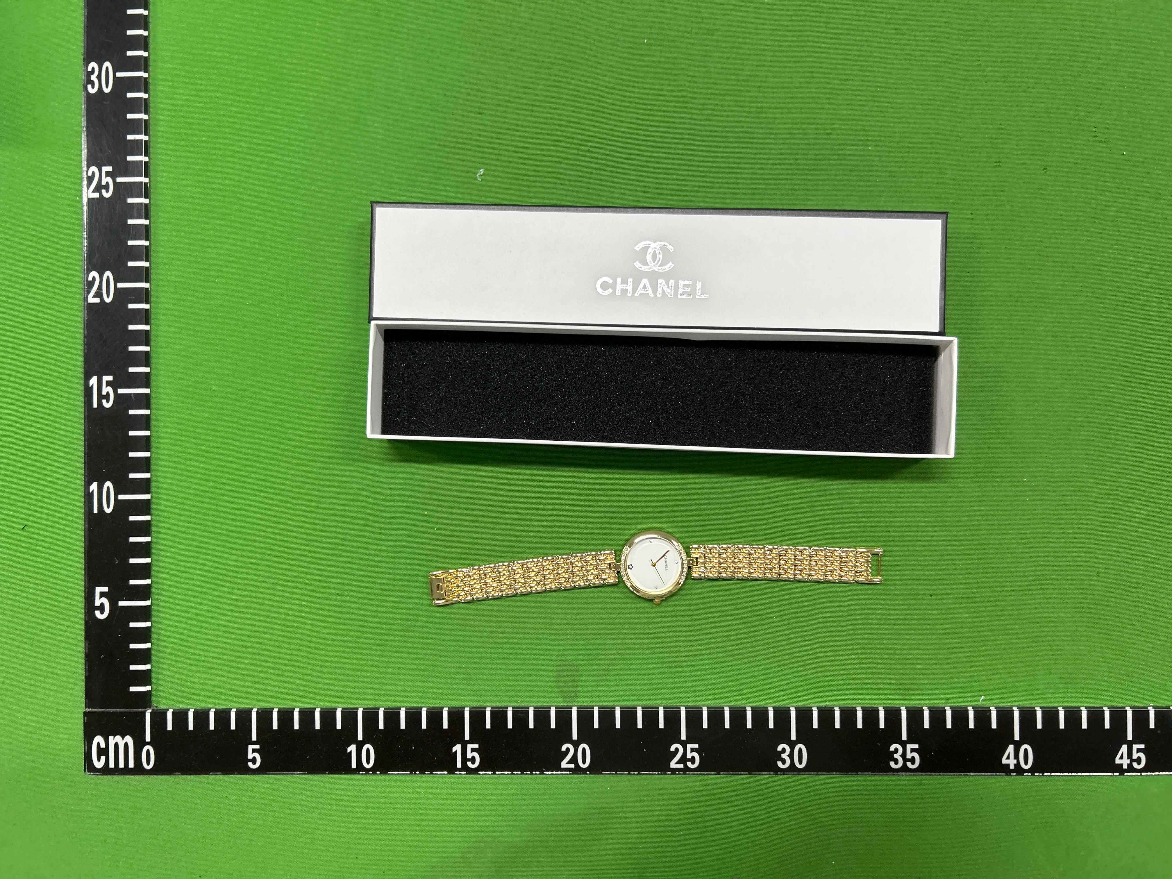 Foto QC 2 de Other Small Fragrant Style Diamond Quartz Watch