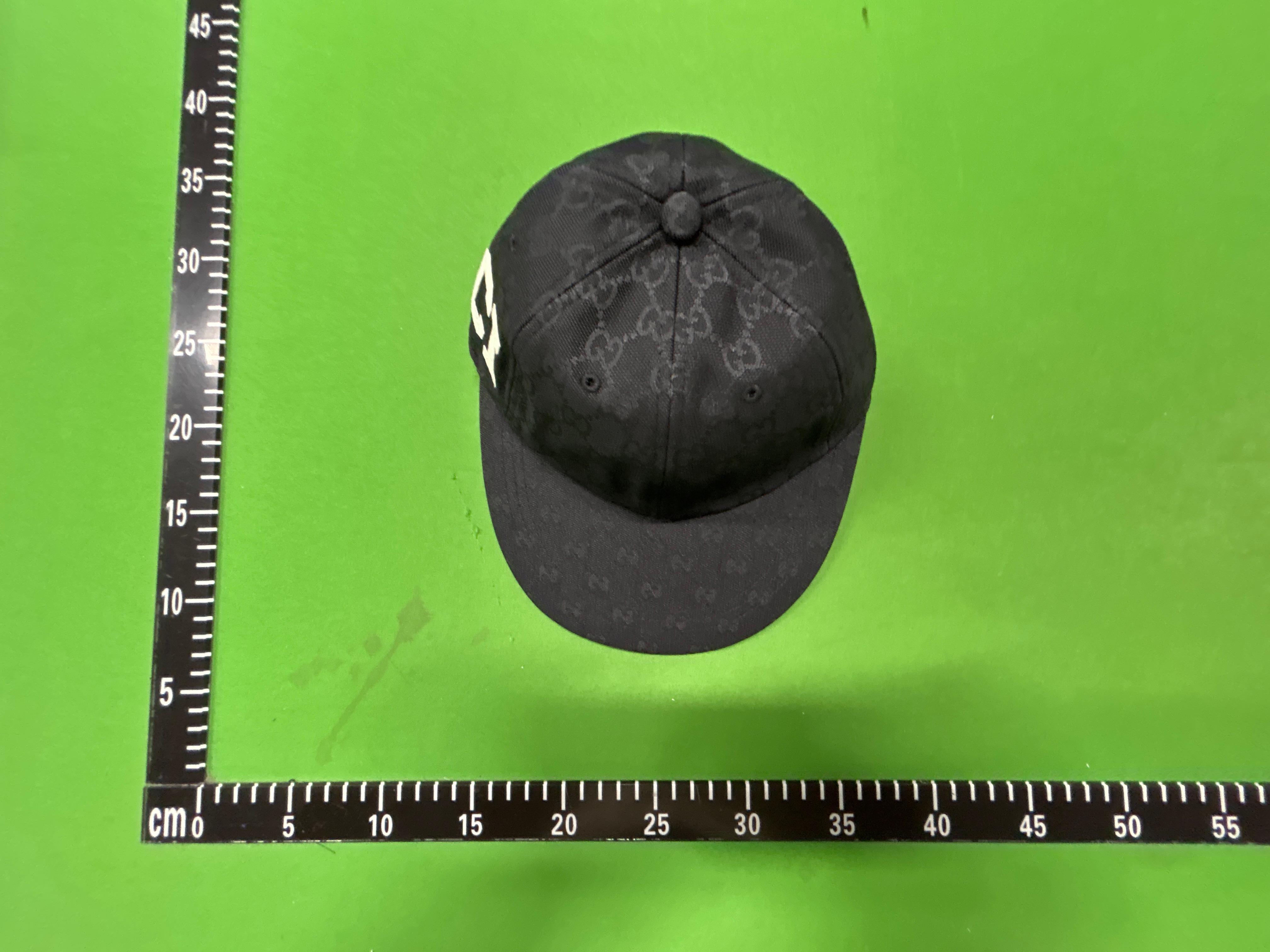 Foto QC 7 de Gucci GG Supreme 25 Baseball Cap Beige