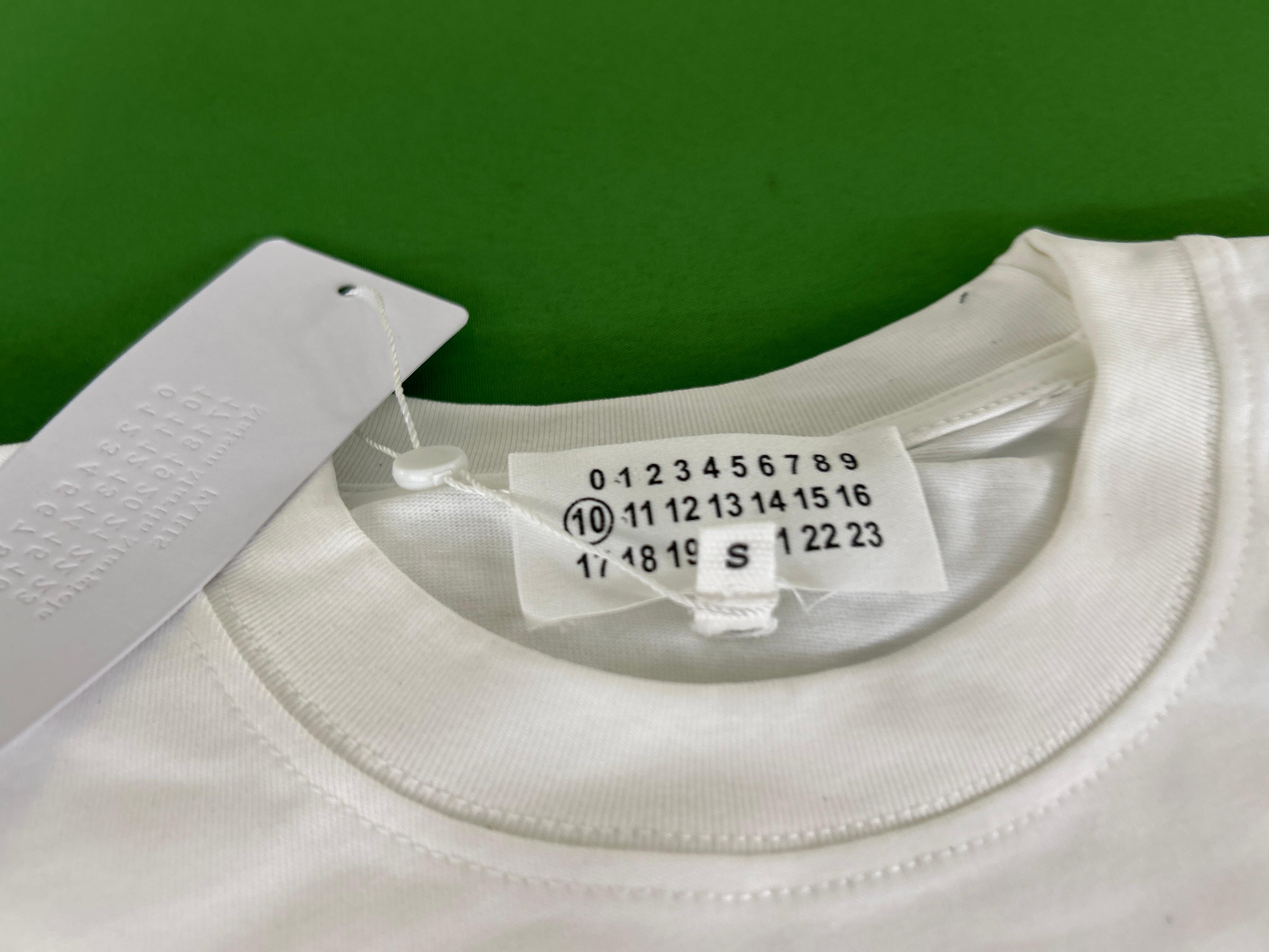 Foto QC 2 de Maison Margiela T-shirt Numeric Logo Black
