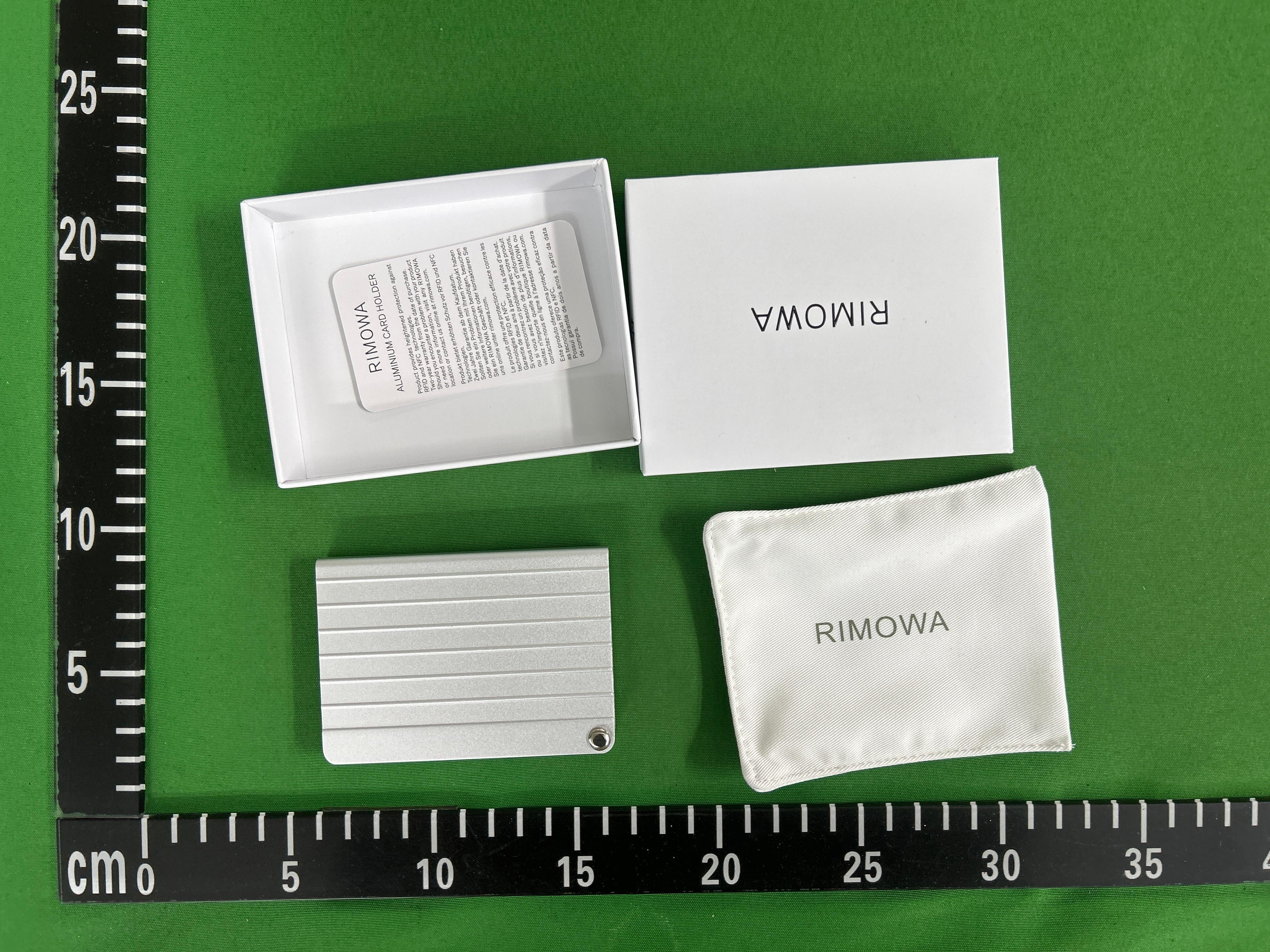 Foto QC 2 de RIMOWA Cardholder Aluminum Purple
